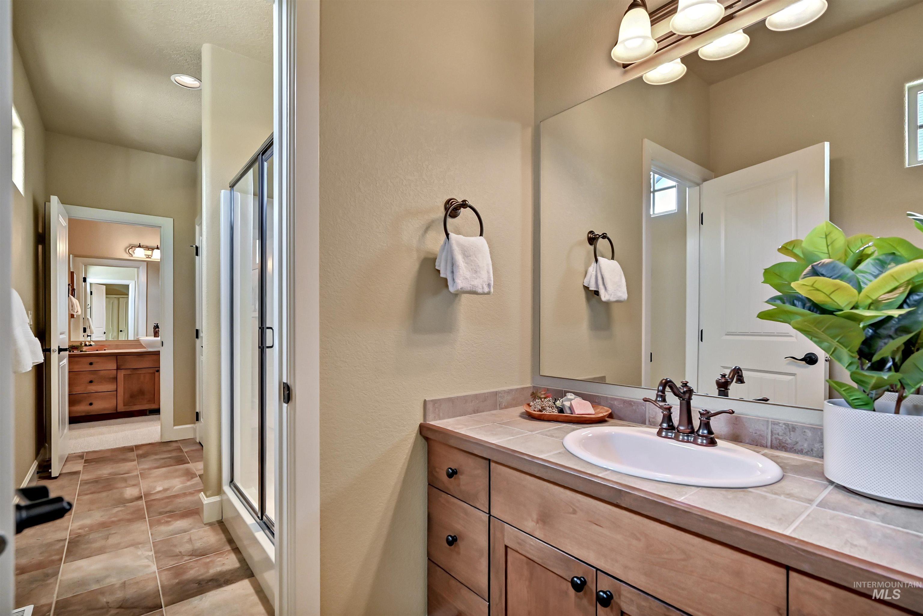 11861 N Humphreys Way, Boise, Idaho 83714, 3 Bedrooms, 2 Bathrooms, Residential For Sale, Price $842,000,MLS 98998849