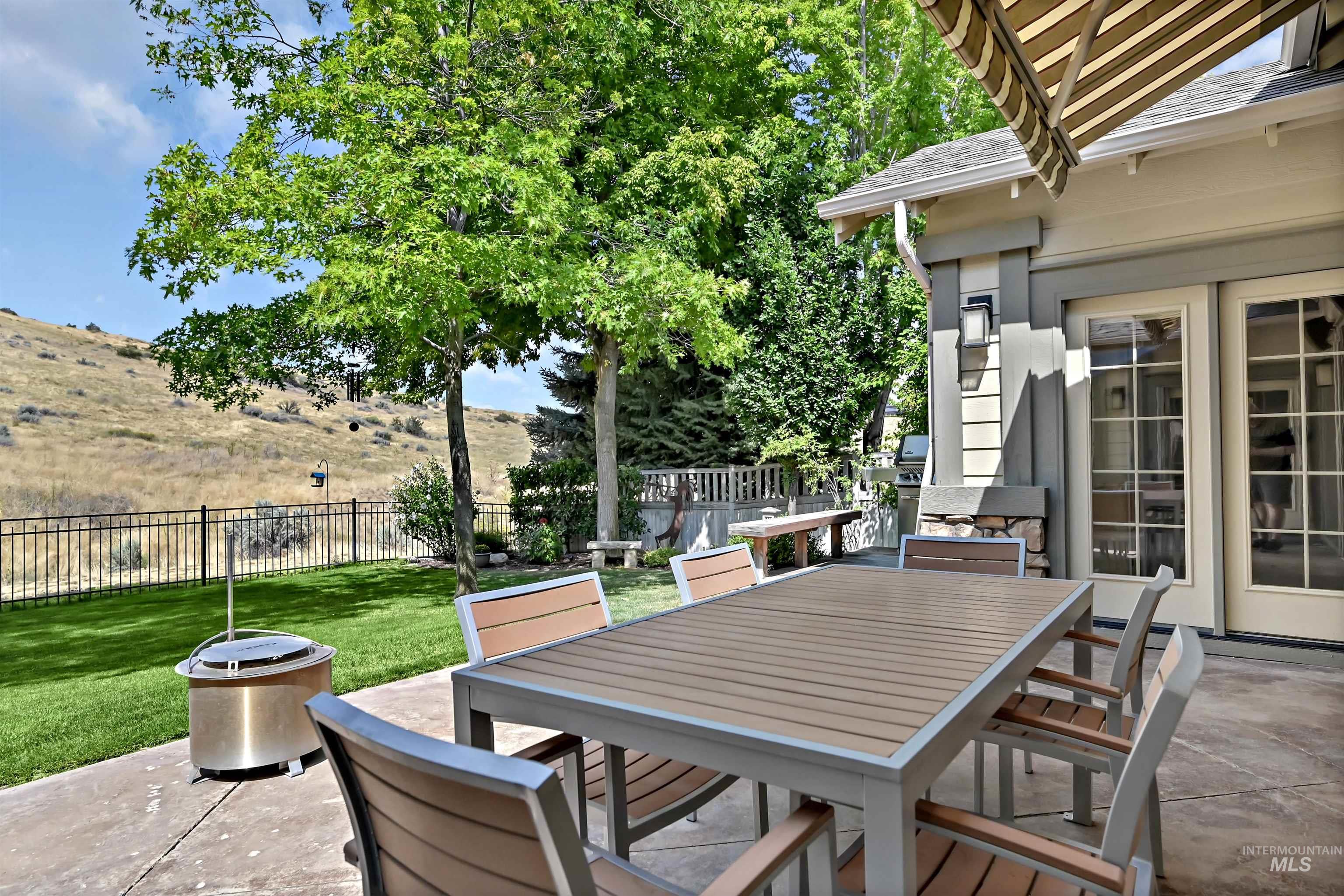 11861 N Humphreys Way, Boise, Idaho 83714, 3 Bedrooms, 2 Bathrooms, Residential For Sale, Price $842,000,MLS 98998849