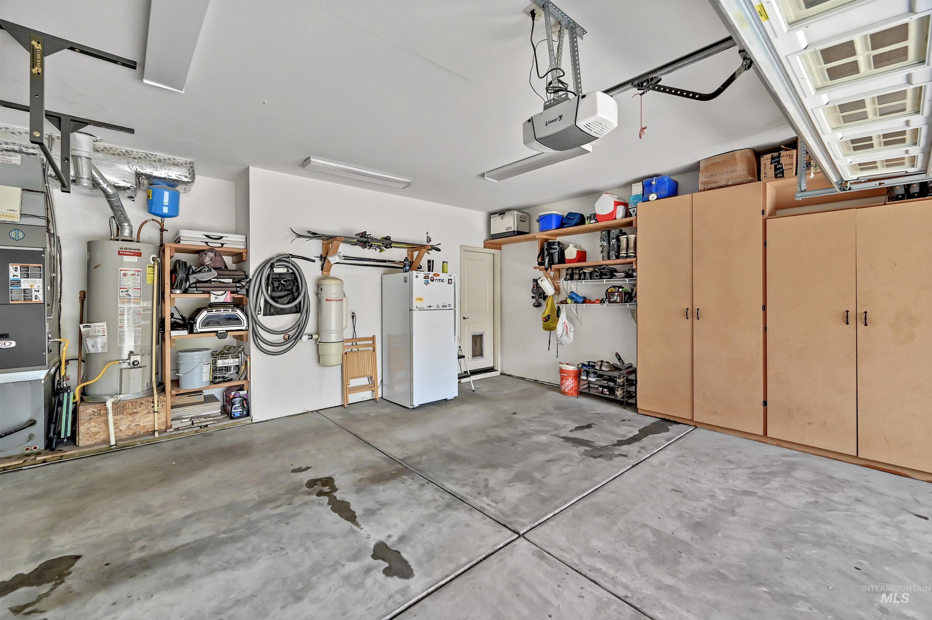 11861 N Humphreys Way, Boise, Idaho 83714, 3 Bedrooms, 2 Bathrooms, Residential For Sale, Price $842,000,MLS 98998849