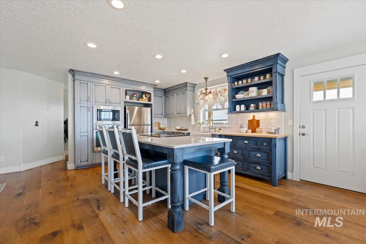 8018 Stage Coach Rd, Melba, Idaho 83641, 2 Bedrooms, 2.5 Bathrooms, Residential For Sale, Price $1,425,000,MLS 98998850