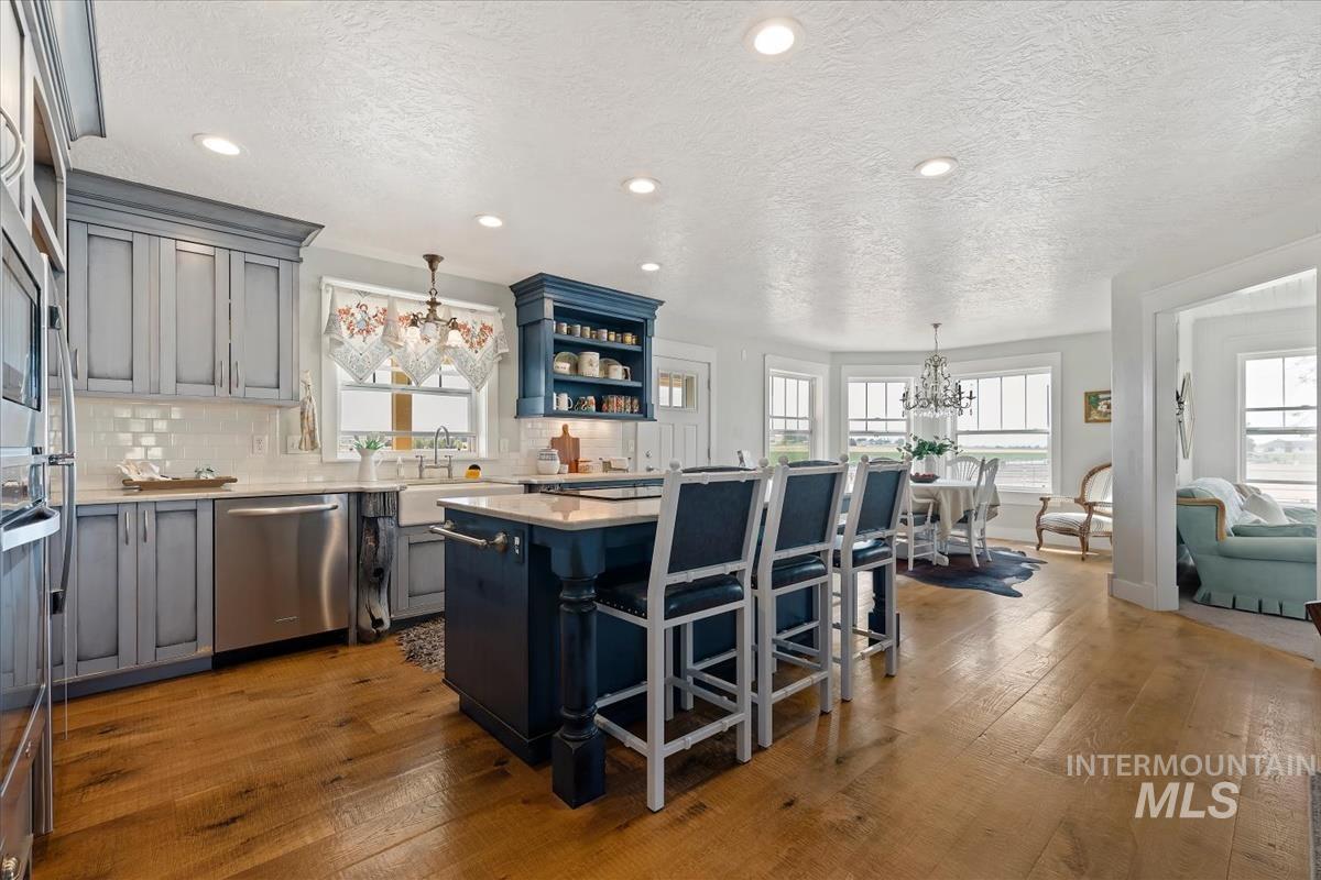 8018 Stage Coach Rd, Melba, Idaho 83641, 2 Bedrooms, 2.5 Bathrooms, Residential For Sale, Price $1,425,000,MLS 98998850