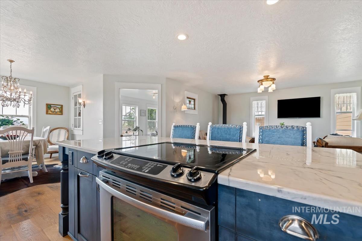 8018 Stage Coach Rd, Melba, Idaho 83641, 2 Bedrooms, 2.5 Bathrooms, Residential For Sale, Price $1,425,000,MLS 98998850