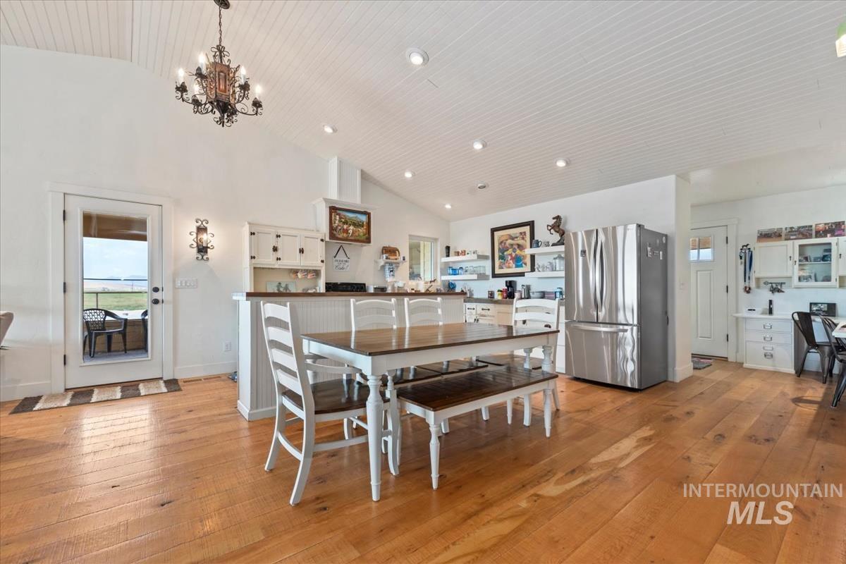 8018 Stage Coach Rd, Melba, Idaho 83641, 2 Bedrooms, 2.5 Bathrooms, Residential For Sale, Price $1,425,000,MLS 98998850
