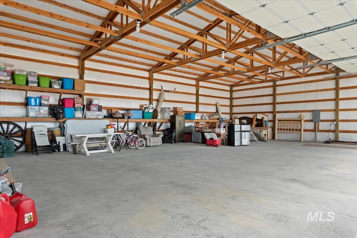 8018 Stage Coach Rd, Melba, Idaho 83641, 2 Bedrooms, 2.5 Bathrooms, Residential For Sale, Price $1,425,000,MLS 98998850