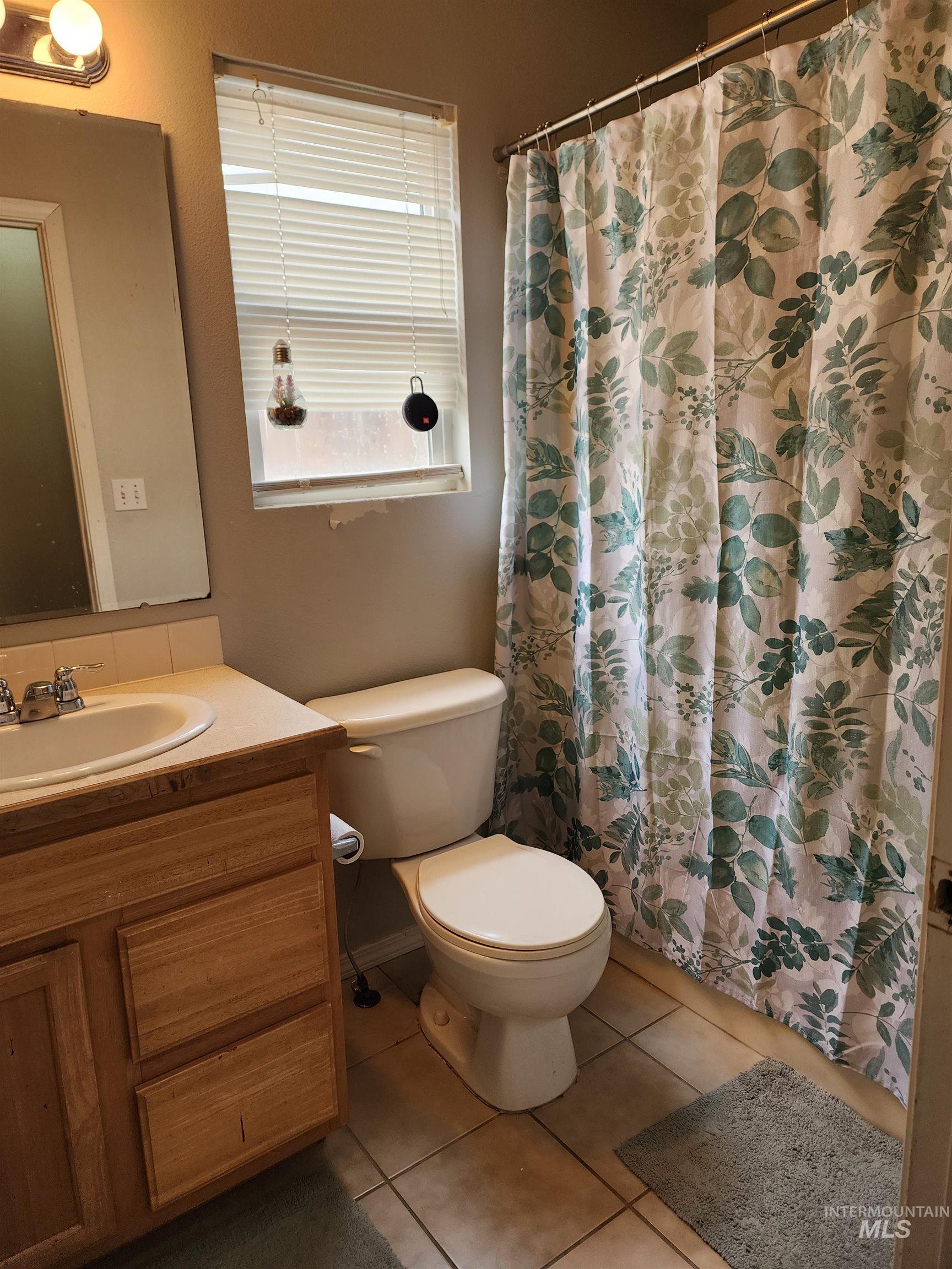 222 Middlepark Way, Caldwell, Idaho 83605, 3 Bedrooms, 2 Bathrooms, Residential For Sale, Price $329,900,MLS 98998851