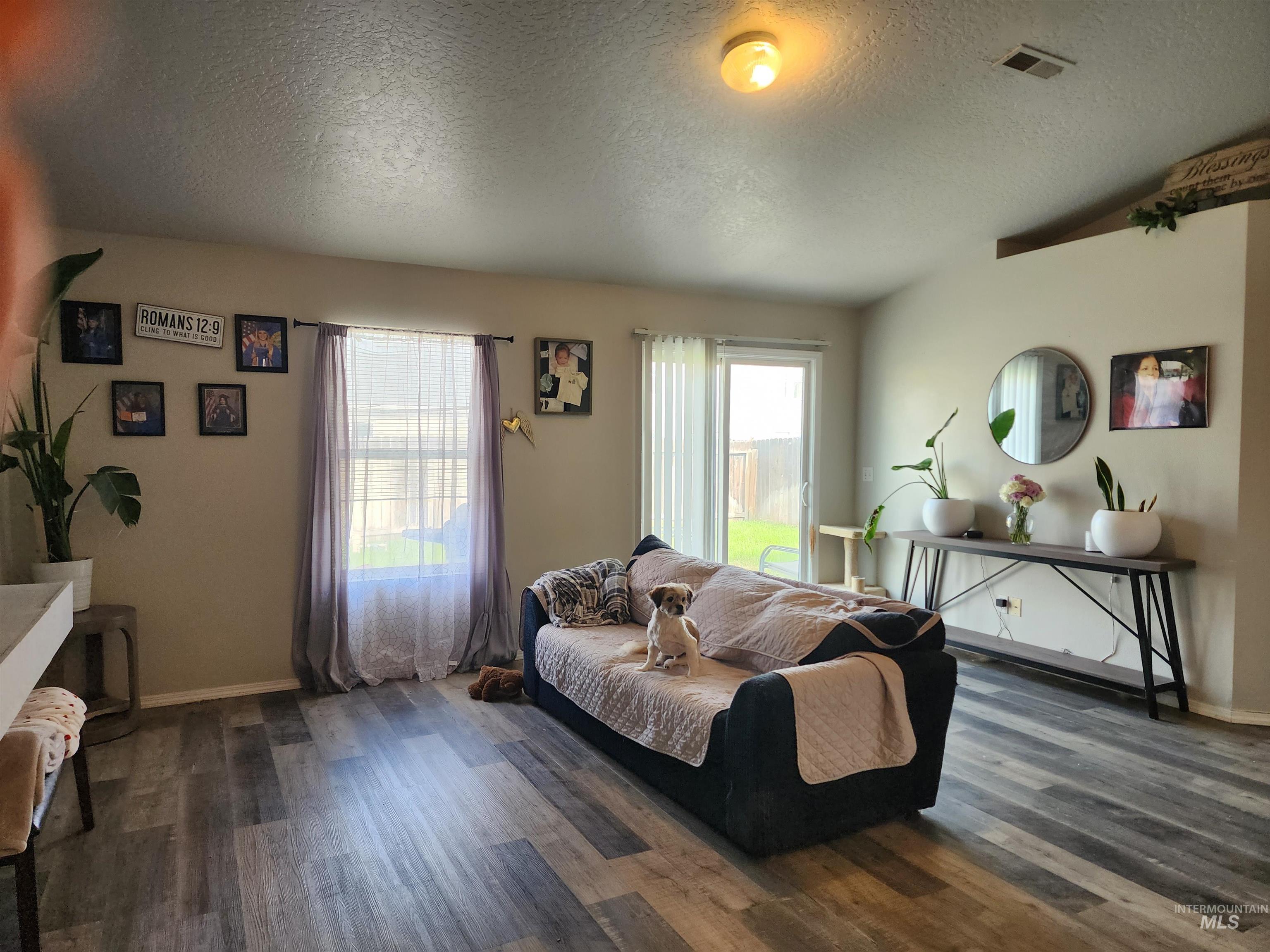 222 Middlepark Way, Caldwell, Idaho 83605, 3 Bedrooms, 2 Bathrooms, Residential For Sale, Price $329,900,MLS 98998851