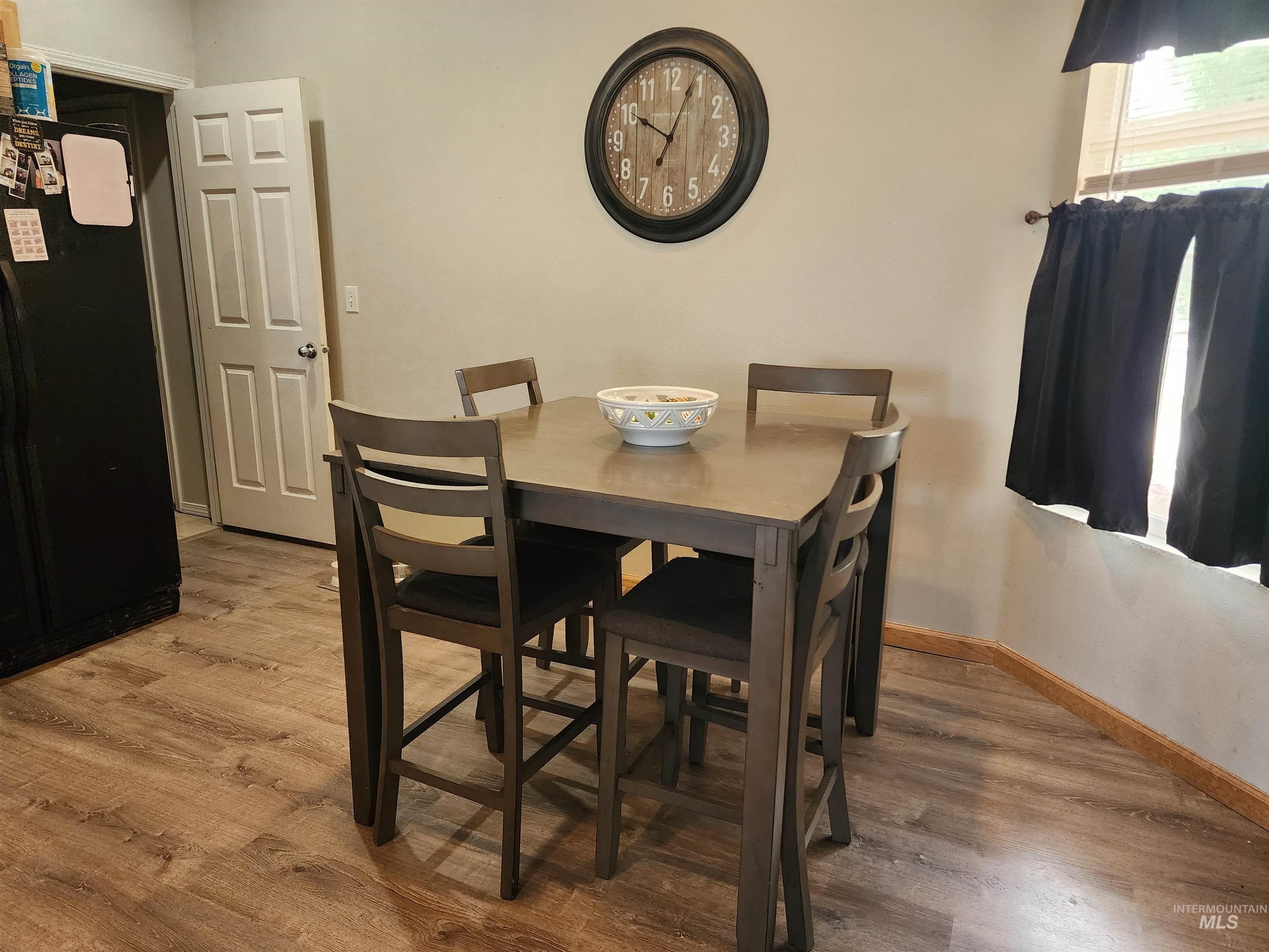 222 Middlepark Way, Caldwell, Idaho 83605, 3 Bedrooms, 2 Bathrooms, Residential For Sale, Price $329,900,MLS 98998851