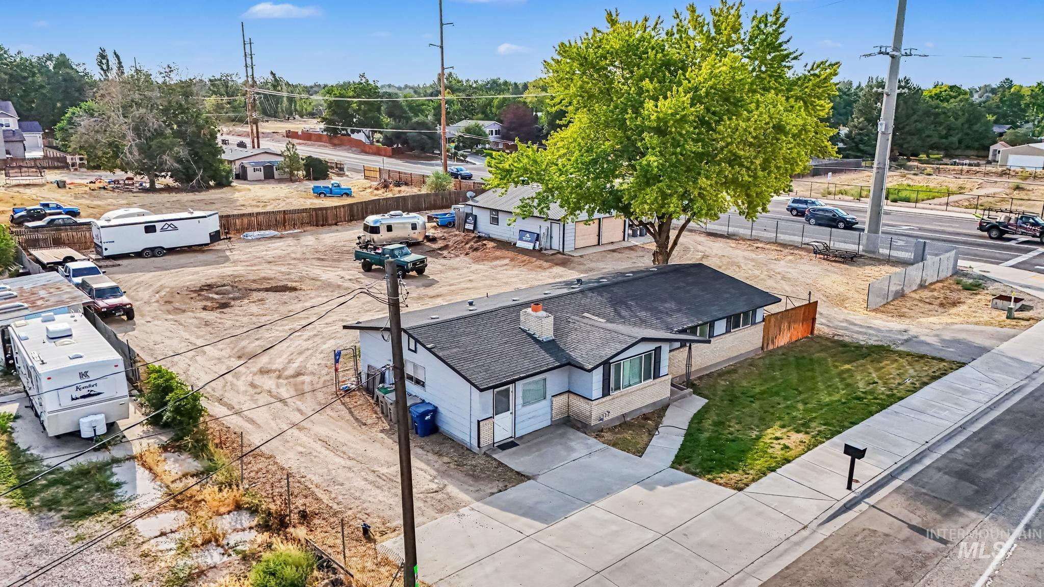 2944 S Cloverdale Rd., Boise, Idaho 83709, 3 Bedrooms, 1 Bathroom, Residential For Sale, Price $599,000,MLS 98998852