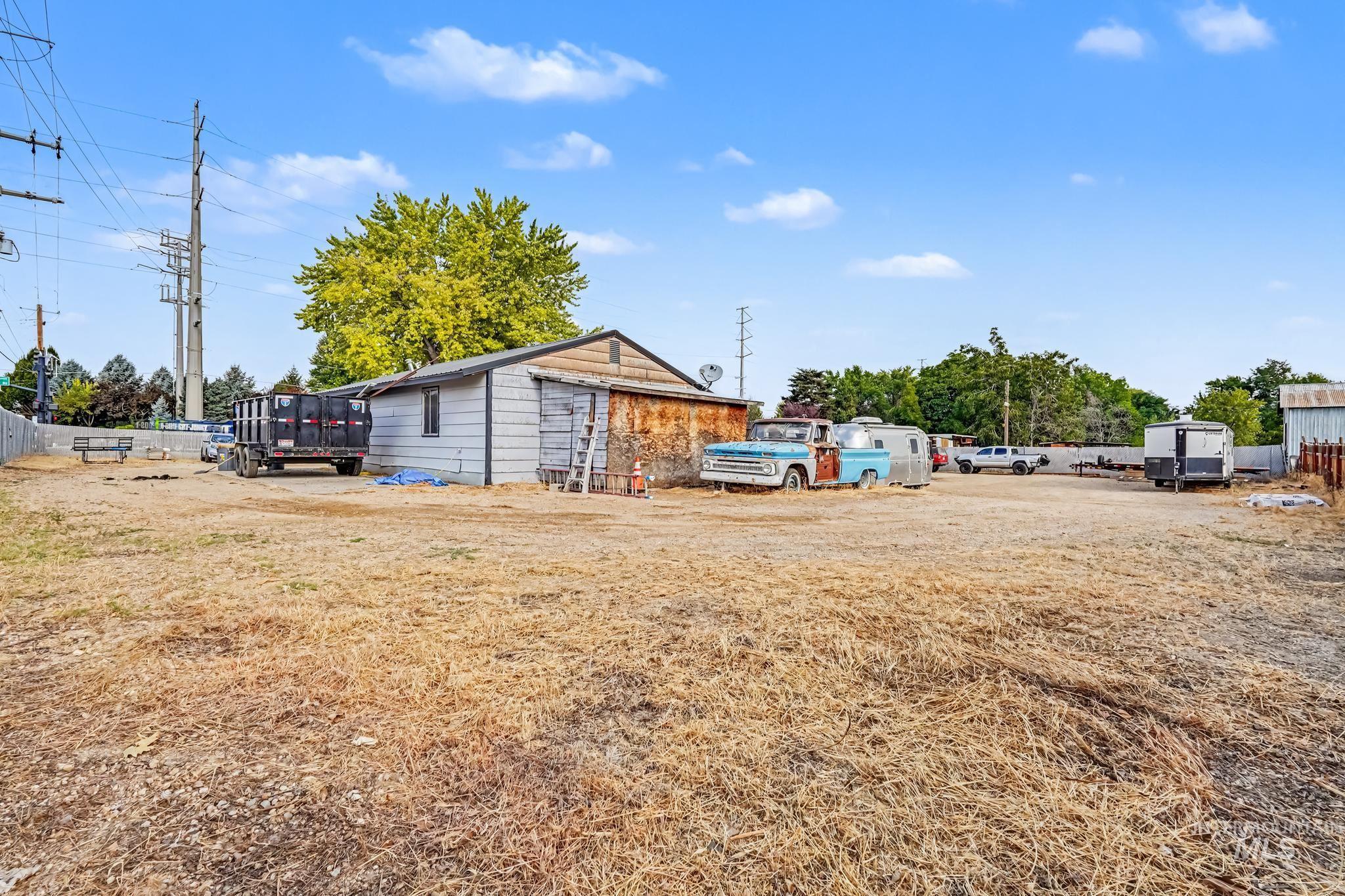 2944 S Cloverdale Rd., Boise, Idaho 83709, 3 Bedrooms, 1 Bathroom, Residential For Sale, Price $599,000,MLS 98998852