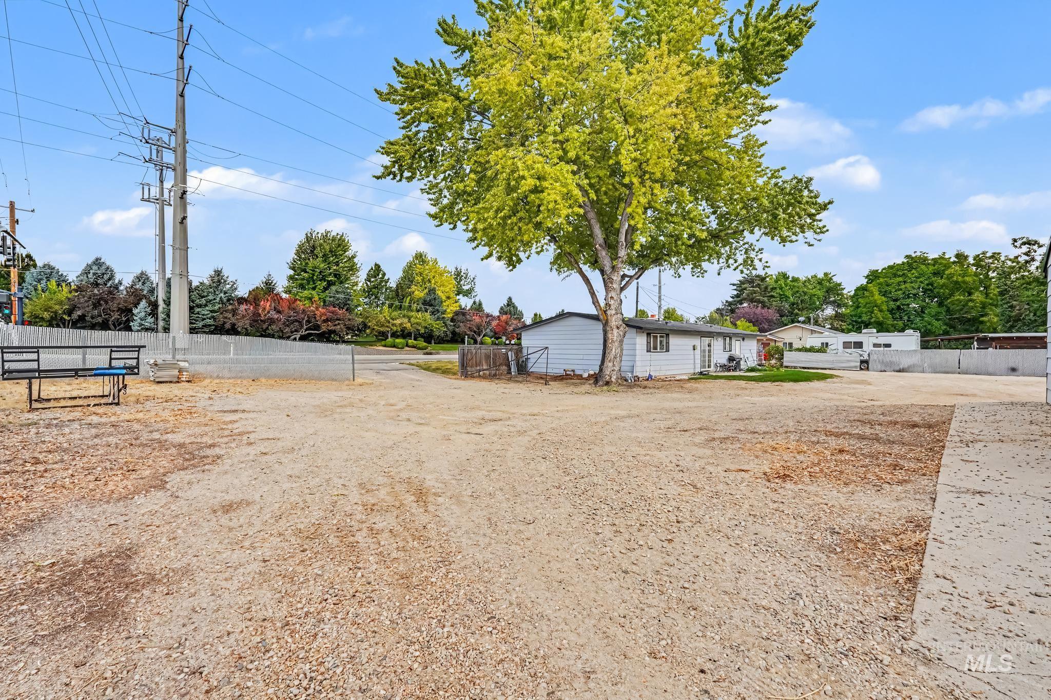 2944 S Cloverdale Rd., Boise, Idaho 83709, 3 Bedrooms, 1 Bathroom, Residential For Sale, Price $599,000,MLS 98998852