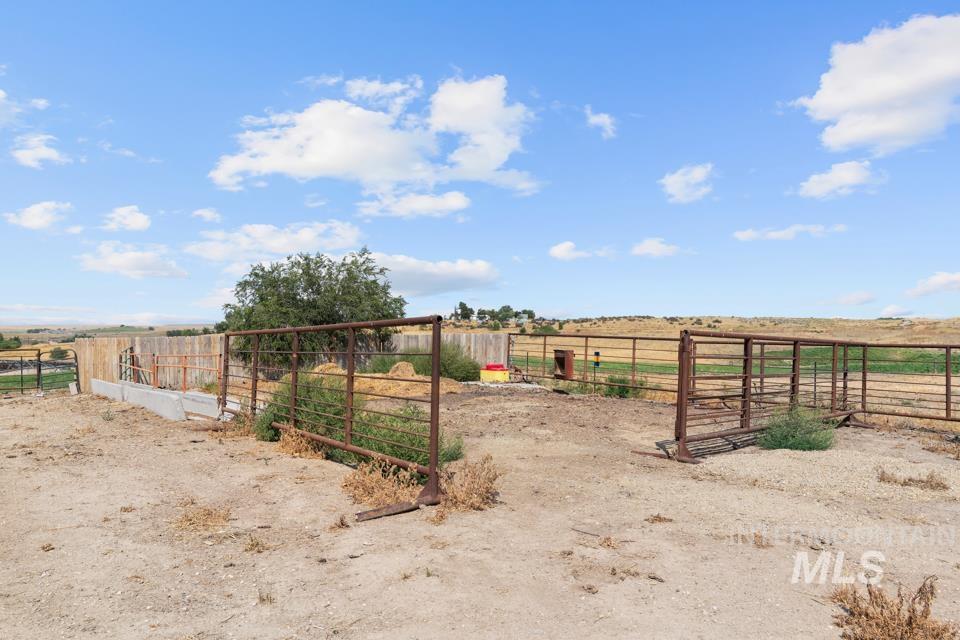 6500 SE 10th Avenue, Caldwell, Idaho 83607, 4 Bedrooms, 2 Bathrooms, Residential For Sale, Price $899,900,MLS 98998853
