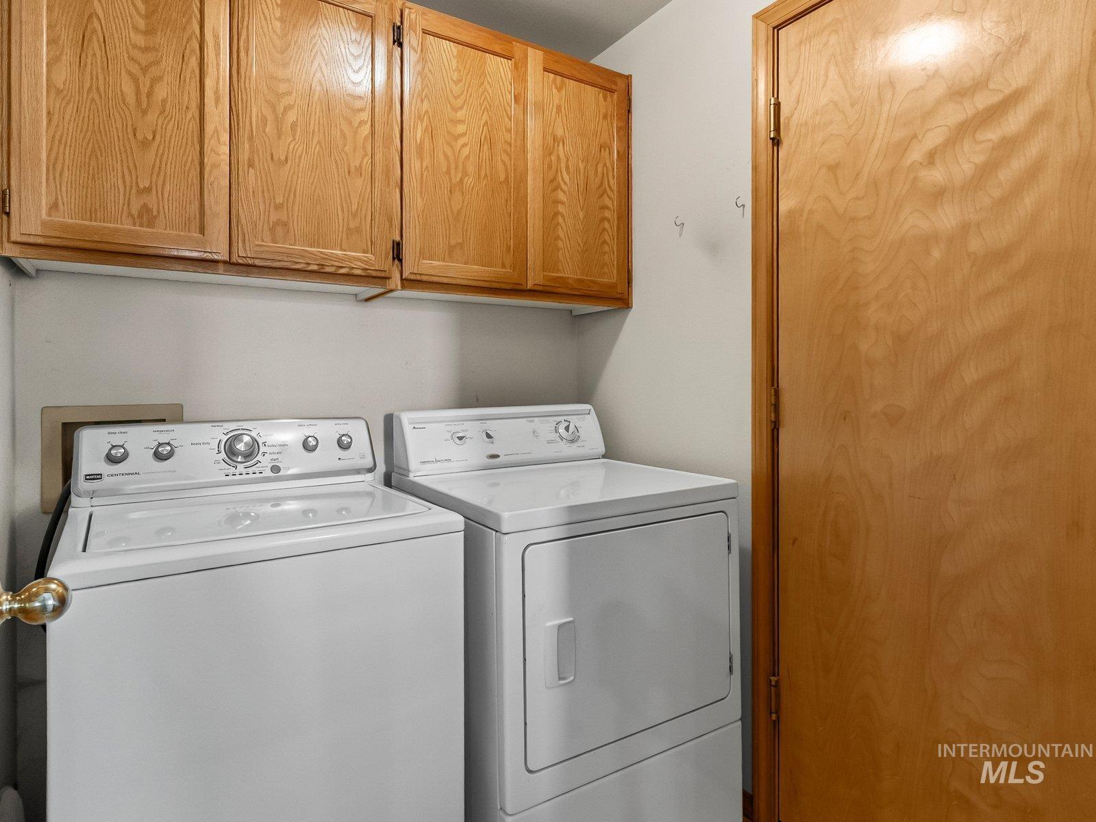 804 E Main St., Emmett, Idaho 83617, 2 Bedrooms, 1 Bathroom, Residential For Sale, Price $250,000,MLS 98998854