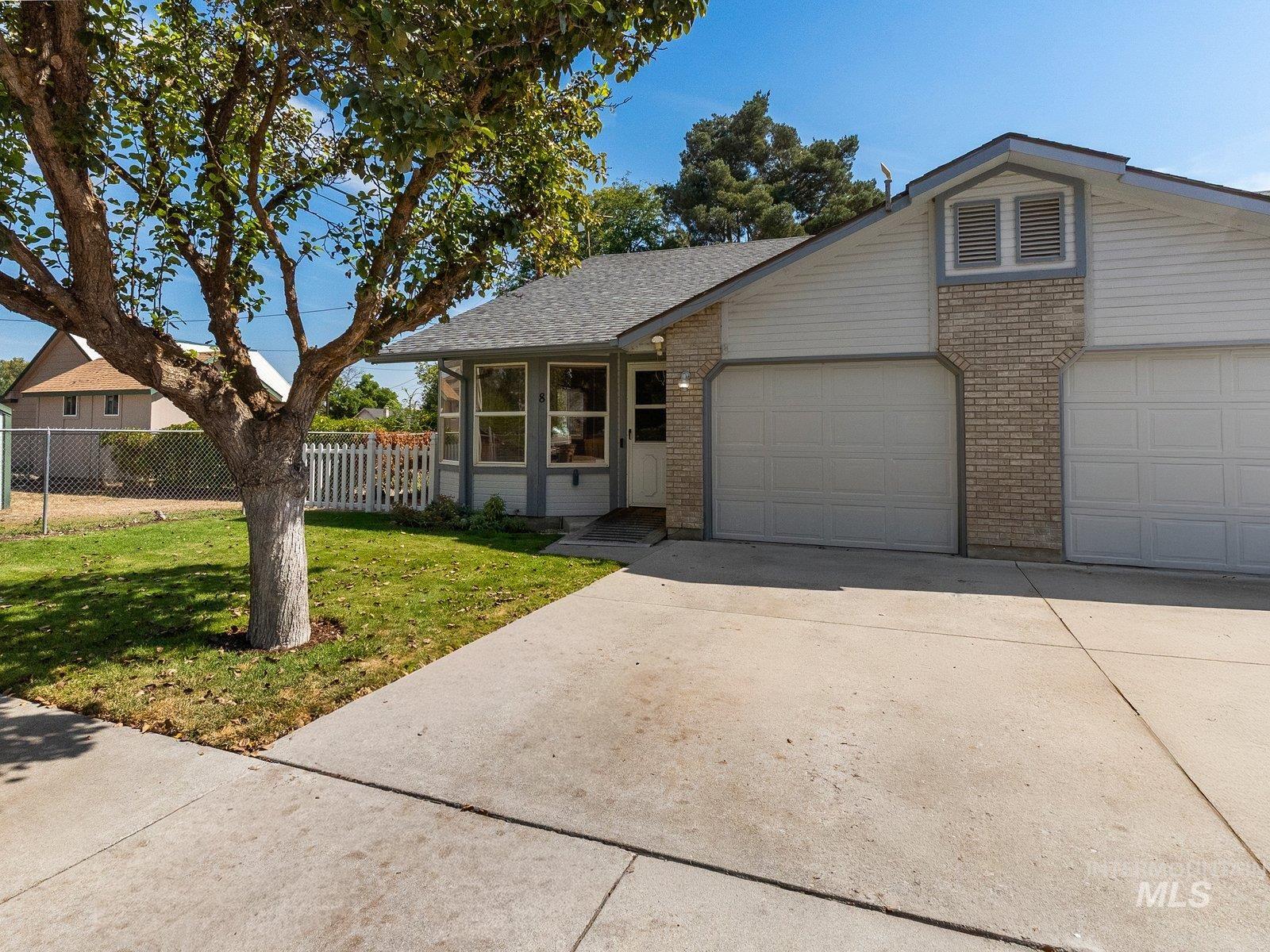 804 E Main St., Emmett, Idaho 83617, 2 Bedrooms, 1 Bathroom, Residential For Sale, Price $250,000,MLS 98998854