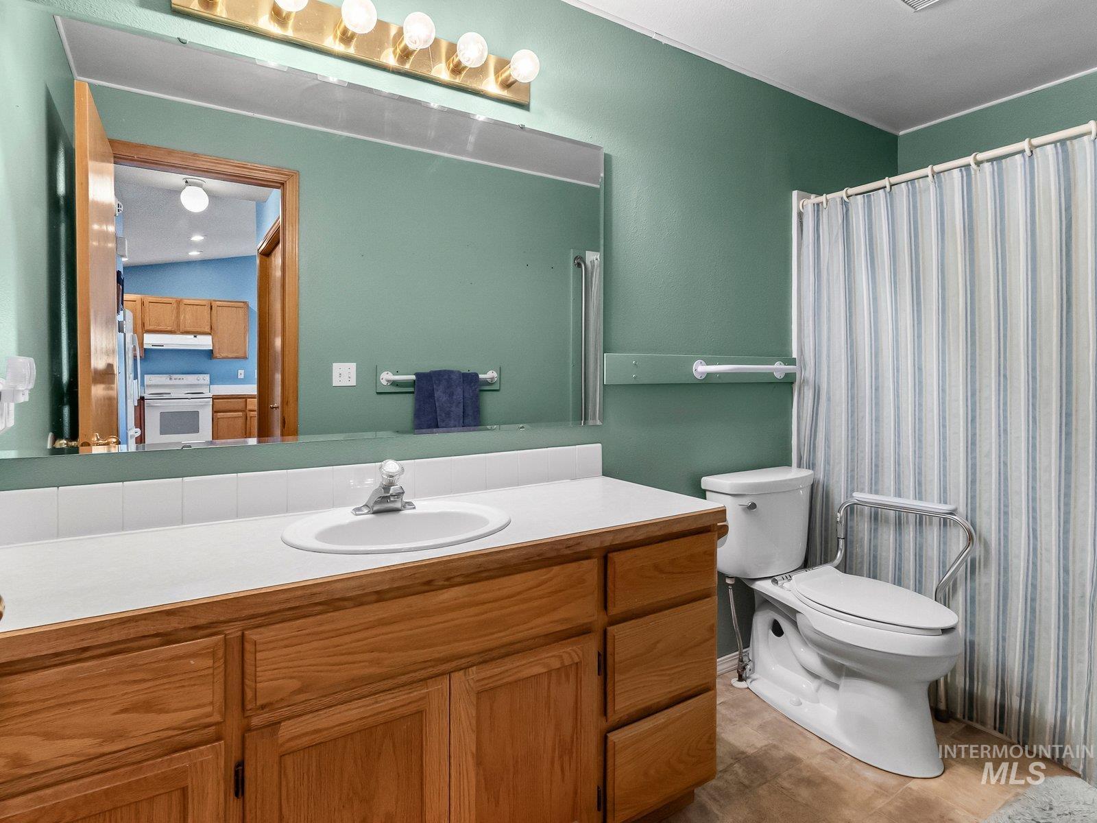 804 E Main St., Emmett, Idaho 83617, 2 Bedrooms, 1 Bathroom, Residential For Sale, Price $250,000,MLS 98998854