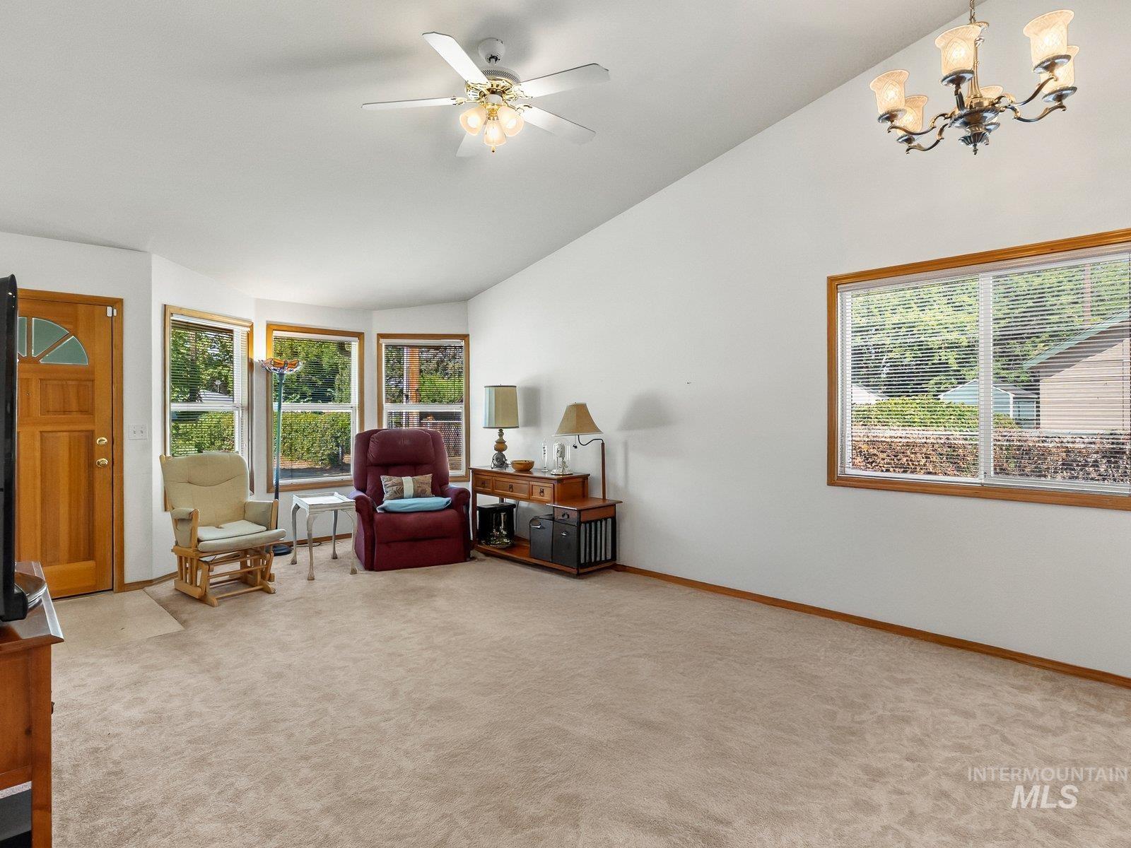 804 E Main St., Emmett, Idaho 83617, 2 Bedrooms, 1 Bathroom, Residential For Sale, Price $250,000,MLS 98998854