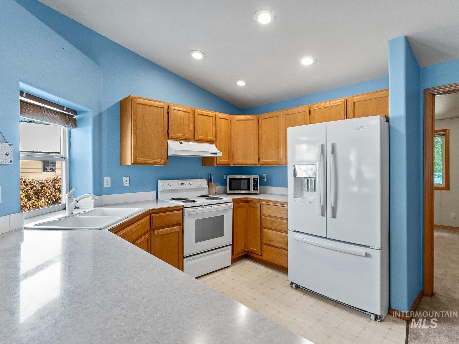804 E Main St., Emmett, Idaho 83617, 2 Bedrooms, 1 Bathroom, Residential For Sale, Price $250,000,MLS 98998854