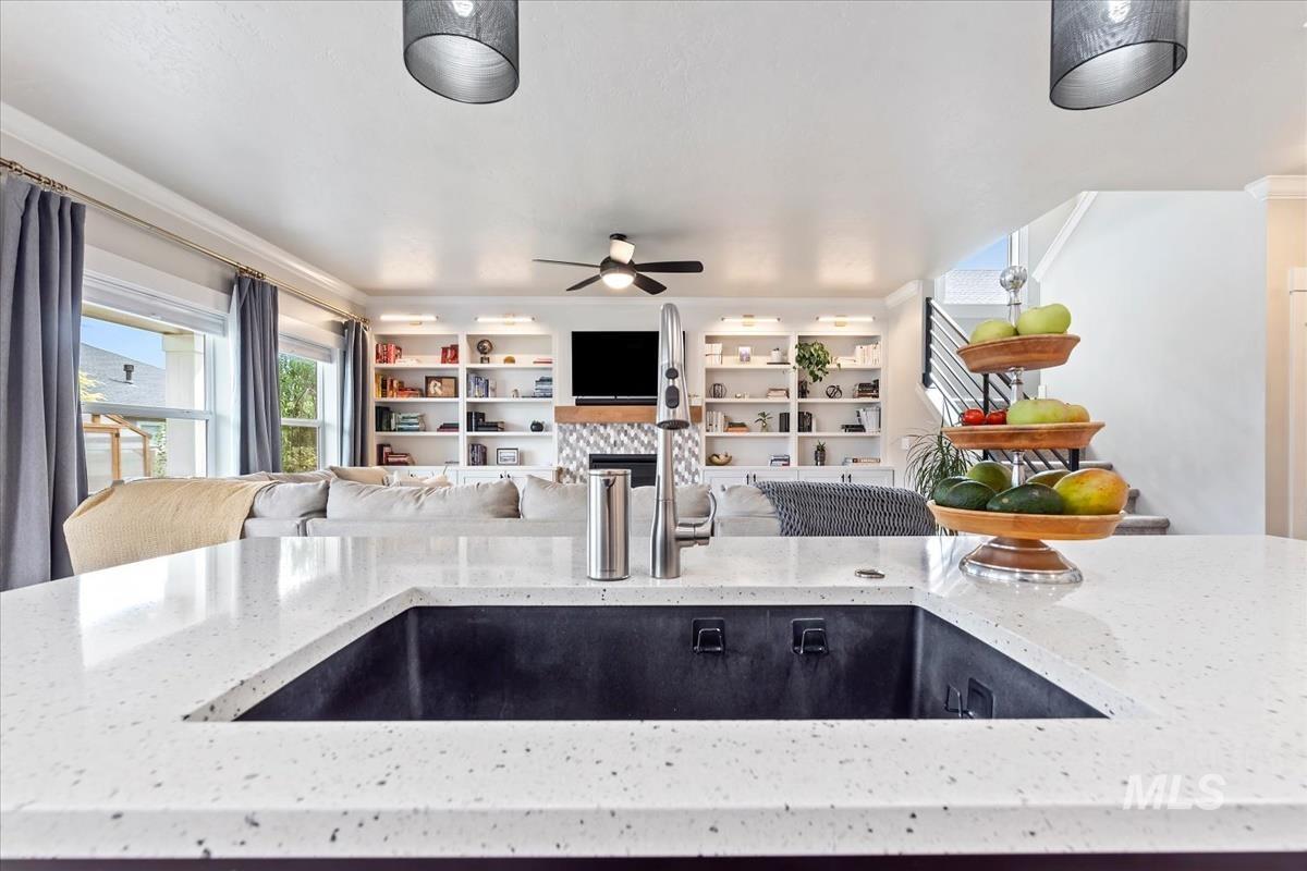 1660 Loch Ness Ave., Middleton, Idaho 83644, 5 Bedrooms, 2.5 Bathrooms, Residential For Sale, Price $585,000,MLS 98998855