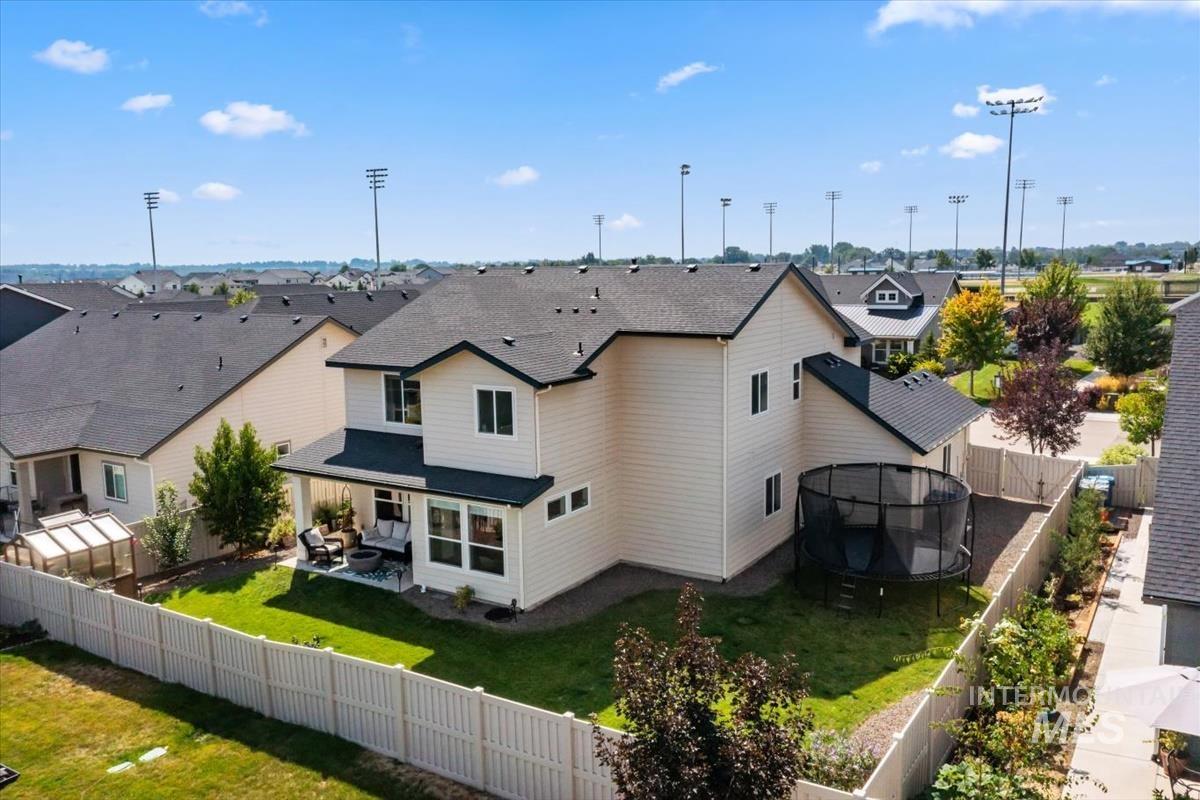 1660 Loch Ness Ave., Middleton, Idaho 83644, 5 Bedrooms, 2.5 Bathrooms, Residential For Sale, Price $585,000,MLS 98998855