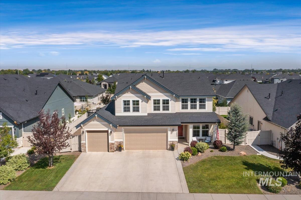 1660 Loch Ness Ave., Middleton, Idaho 83644, 5 Bedrooms, 2.5 Bathrooms, Residential For Sale, Price $585,000,MLS 98998855