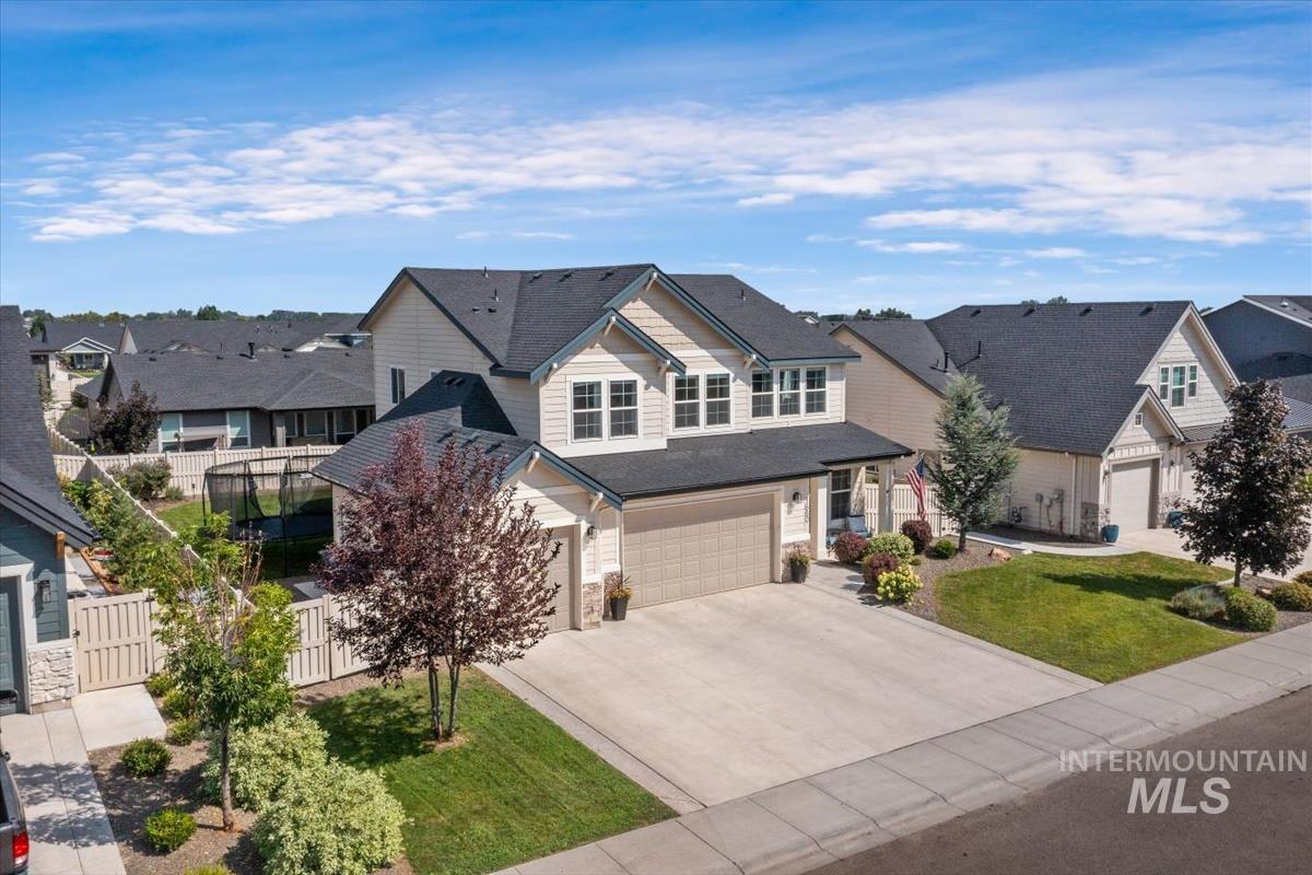 1660 Loch Ness Ave., Middleton, Idaho 83644, 5 Bedrooms, 2.5 Bathrooms, Residential For Sale, Price $585,000,MLS 98998855