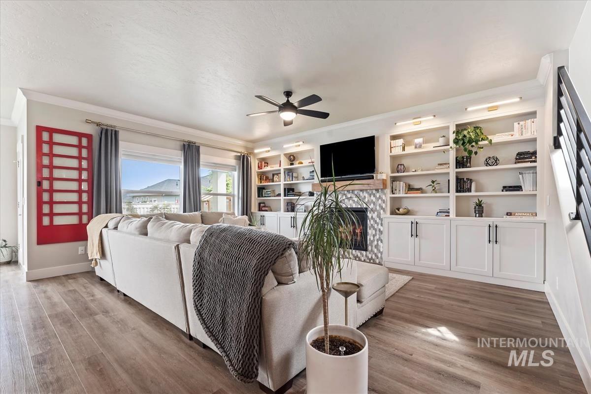1660 Loch Ness Ave., Middleton, Idaho 83644, 5 Bedrooms, 2.5 Bathrooms, Residential For Sale, Price $585,000,MLS 98998855
