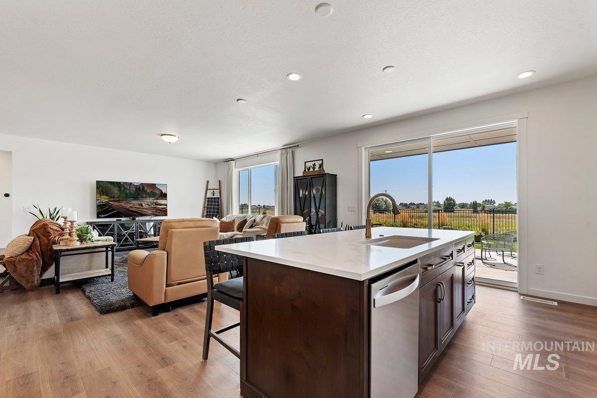 12437 W Wayfaring Dr, Star, Idaho 83669, 3 Bedrooms, 2 Bathrooms, Residential For Sale, Price $689,900,MLS 98998856