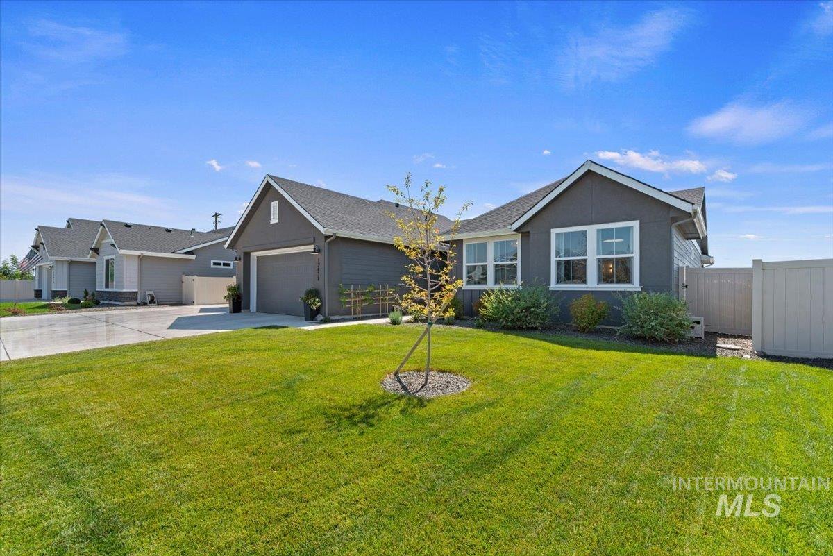 12437 W Wayfaring Dr, Star, Idaho 83669, 3 Bedrooms, 2 Bathrooms, Residential For Sale, Price $689,900,MLS 98998856