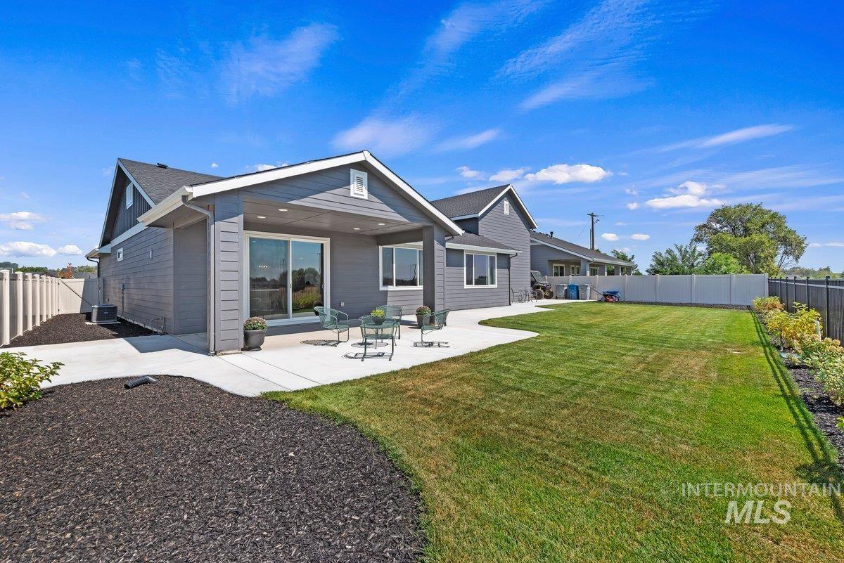 12437 W Wayfaring Dr, Star, Idaho 83669, 3 Bedrooms, 2 Bathrooms, Residential For Sale, Price $689,900,MLS 98998856