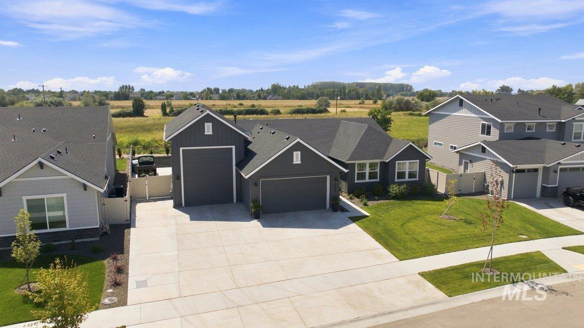 12437 W Wayfaring Dr, Star, Idaho 83669, 3 Bedrooms, 2 Bathrooms, Residential For Sale, Price $689,900,MLS 98998856