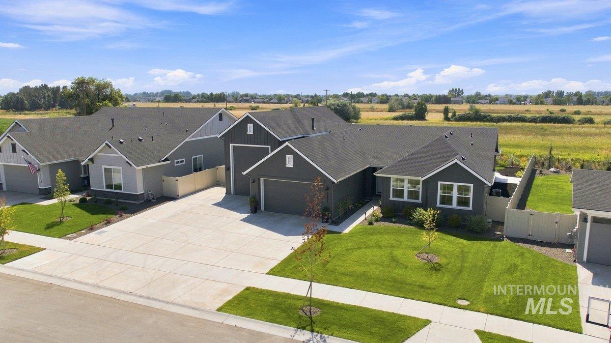 12437 W Wayfaring Dr, Star, Idaho 83669, 3 Bedrooms, 2 Bathrooms, Residential For Sale, Price $689,900,MLS 98998856