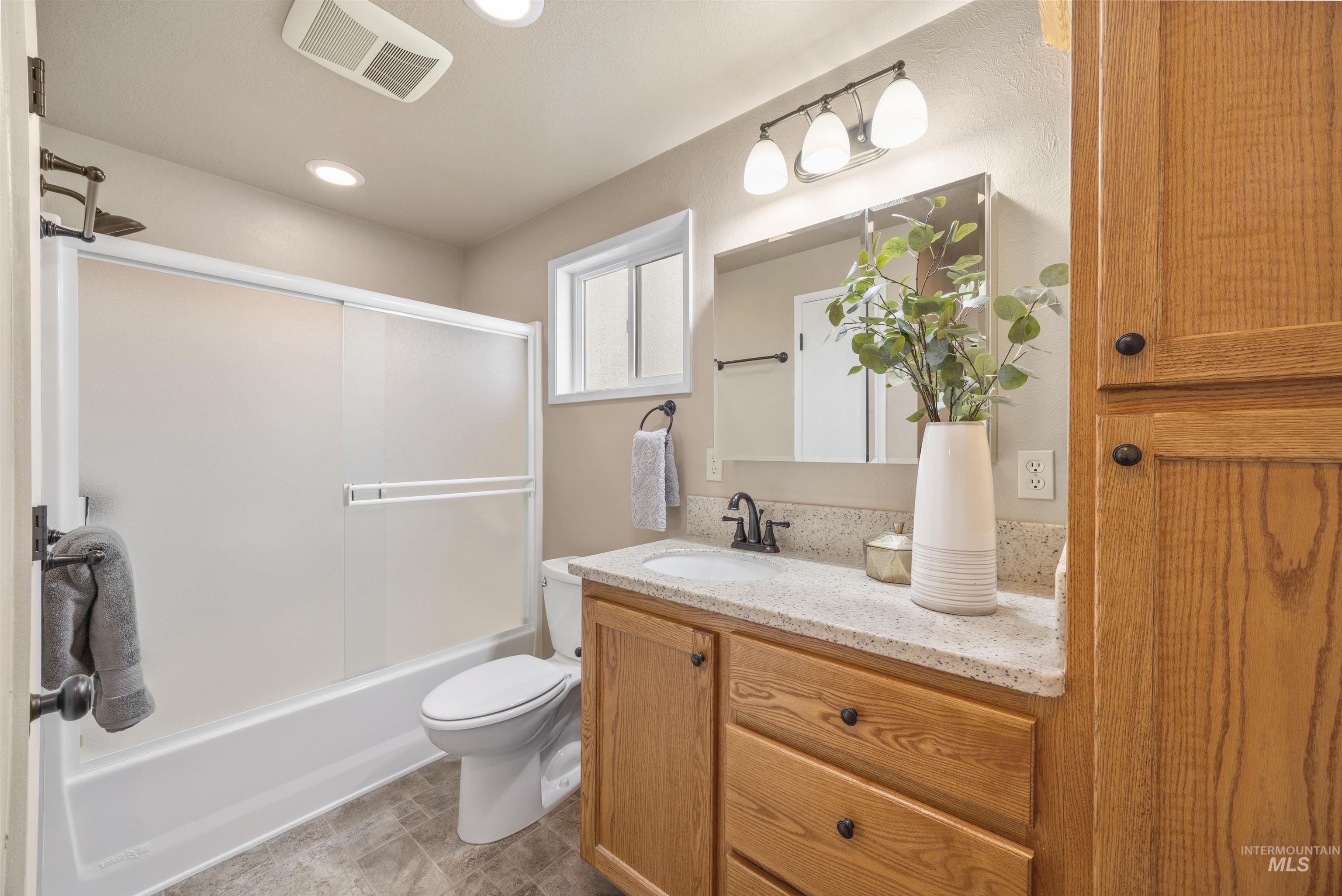 2031 NW 10th St, Meridian, Idaho 83646, 4 Bedrooms, 2 Bathrooms, Residential For Sale, Price $420,000, 98998857