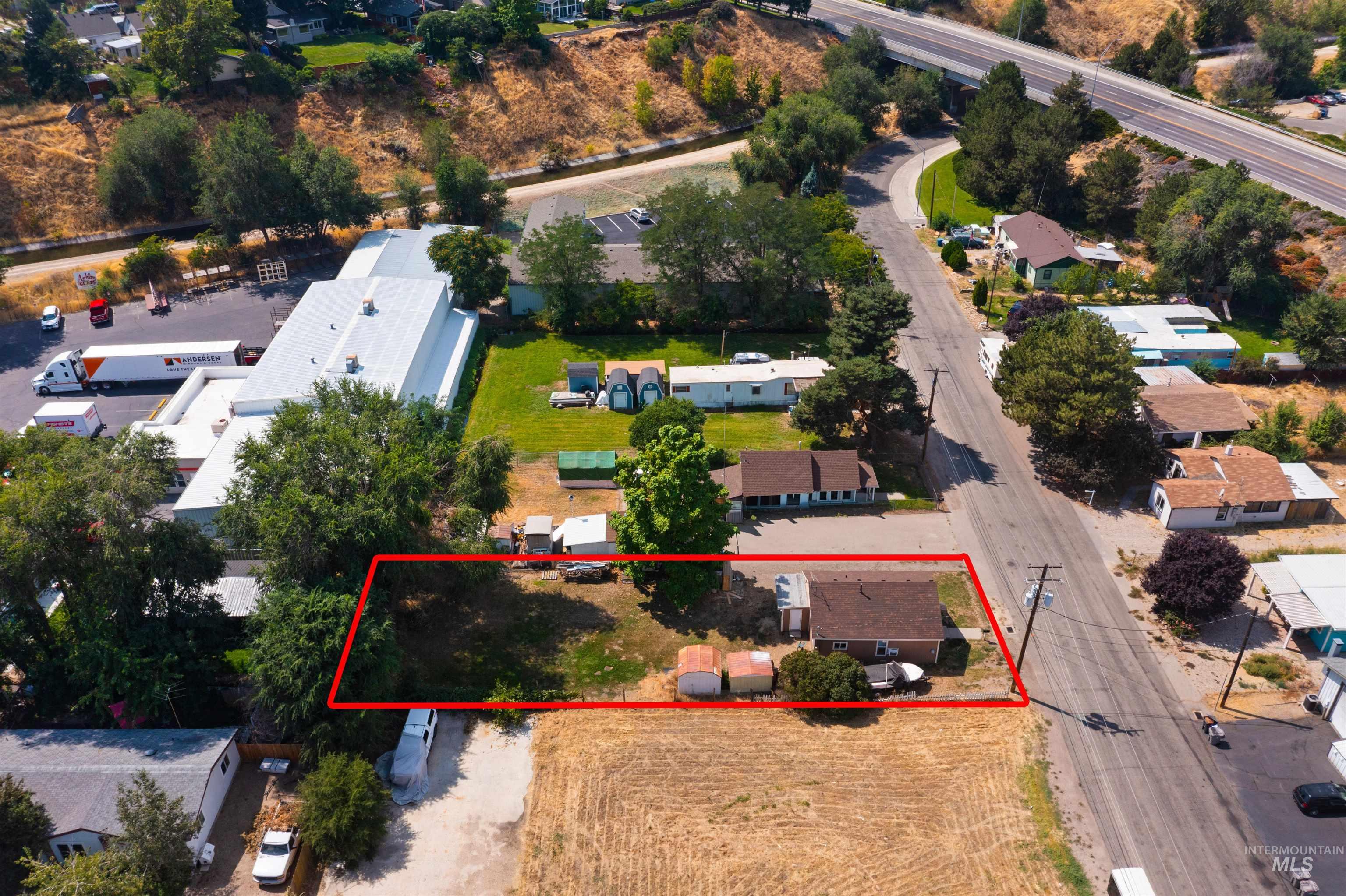 205 W 35Th St, Garden City, Idaho 83714, 2 Bedrooms, 1 Bathroom, Residential For Sale, Price $326,000,MLS 98998860