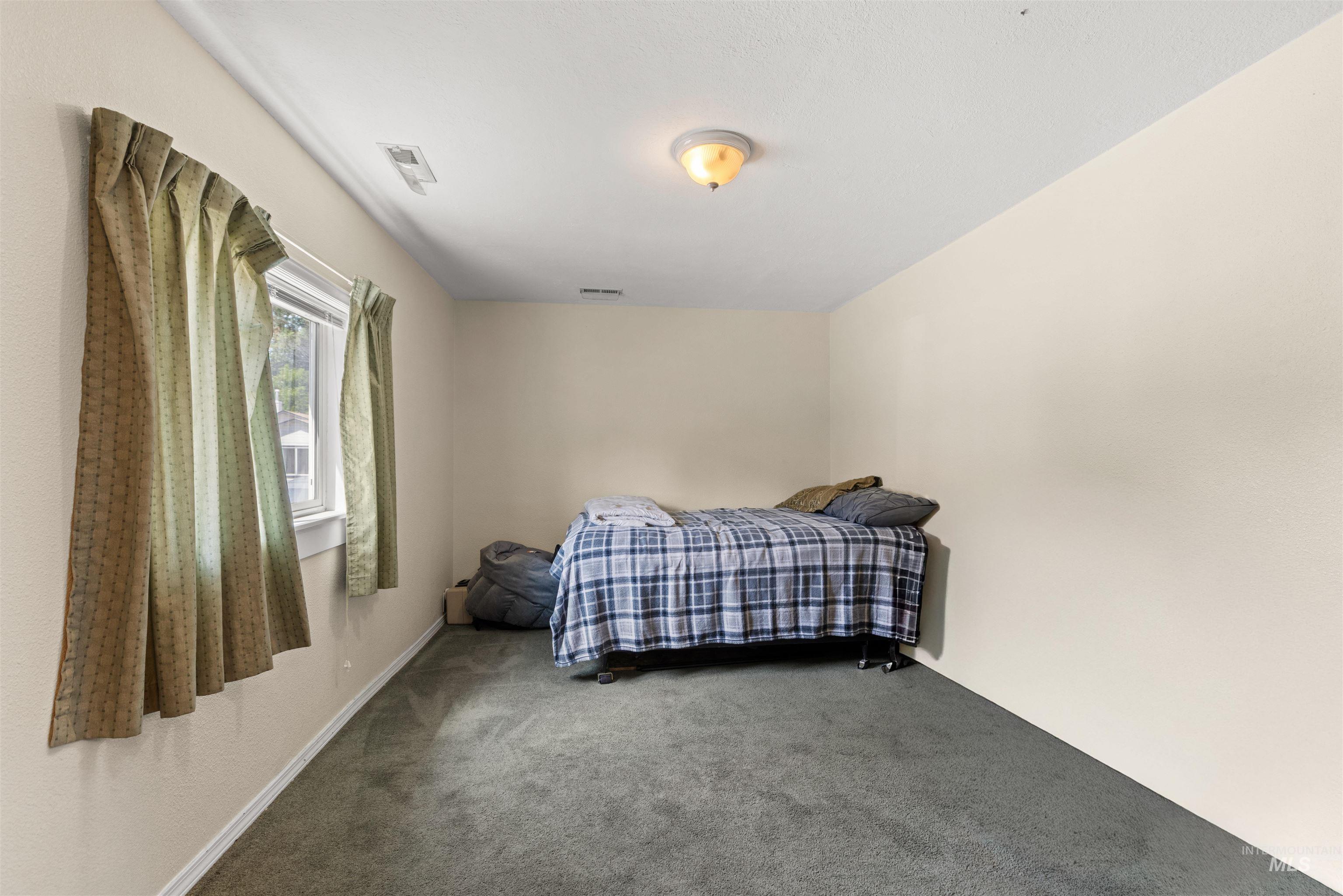 205 W 35Th St, Garden City, Idaho 83714, 2 Bedrooms, 1 Bathroom, Residential For Sale, Price $326,000,MLS 98998860