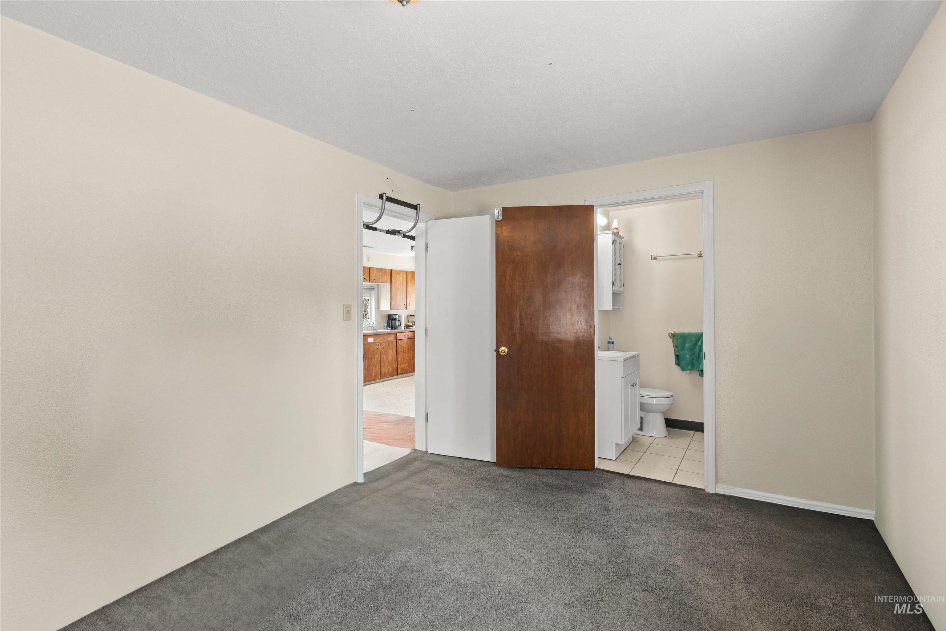 205 W 35Th St, Garden City, Idaho 83714, 2 Bedrooms, 1 Bathroom, Residential For Sale, Price $326,000,MLS 98998860