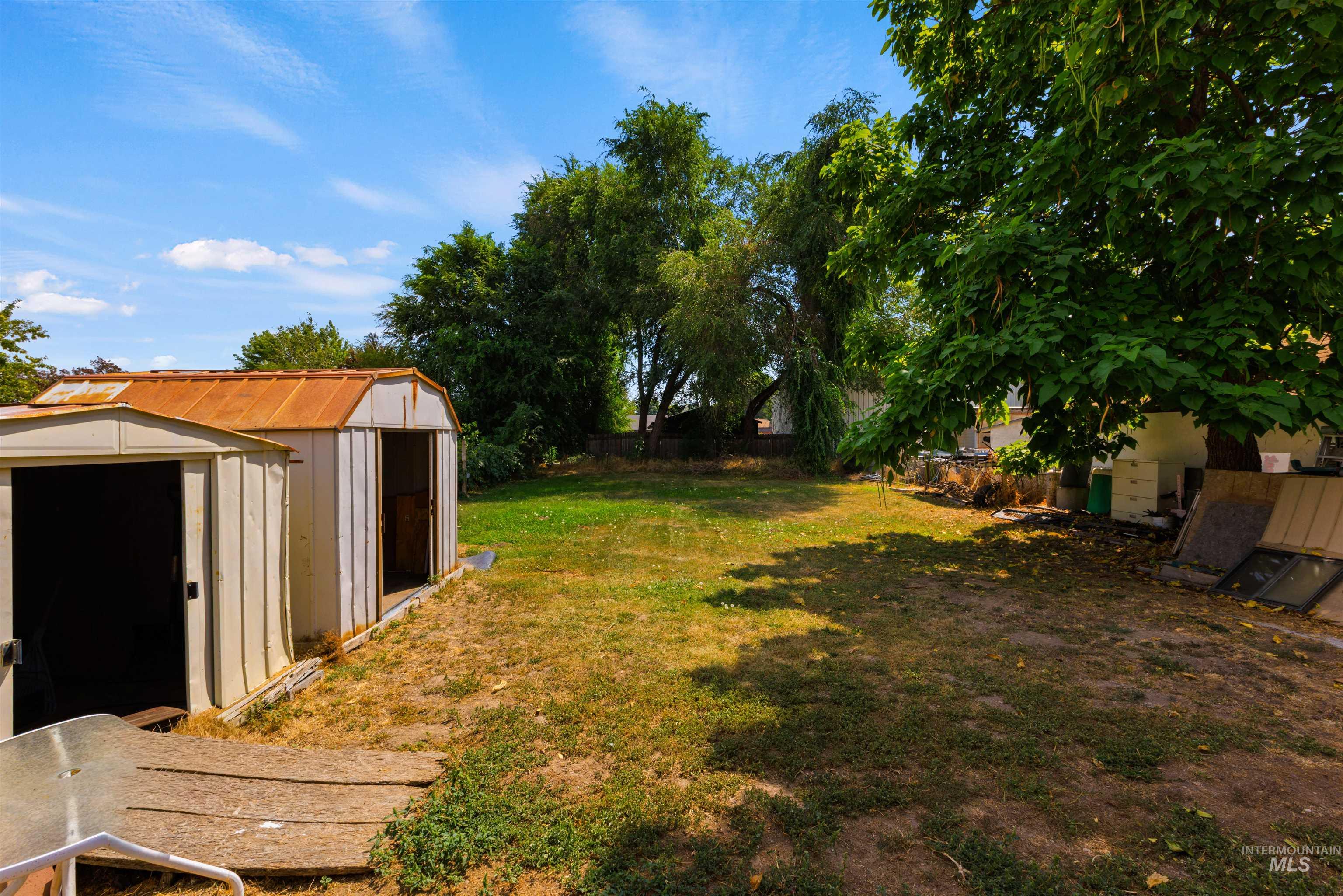 205 W 35Th St, Garden City, Idaho 83714, 2 Bedrooms, 1 Bathroom, Residential For Sale, Price $326,000,MLS 98998860