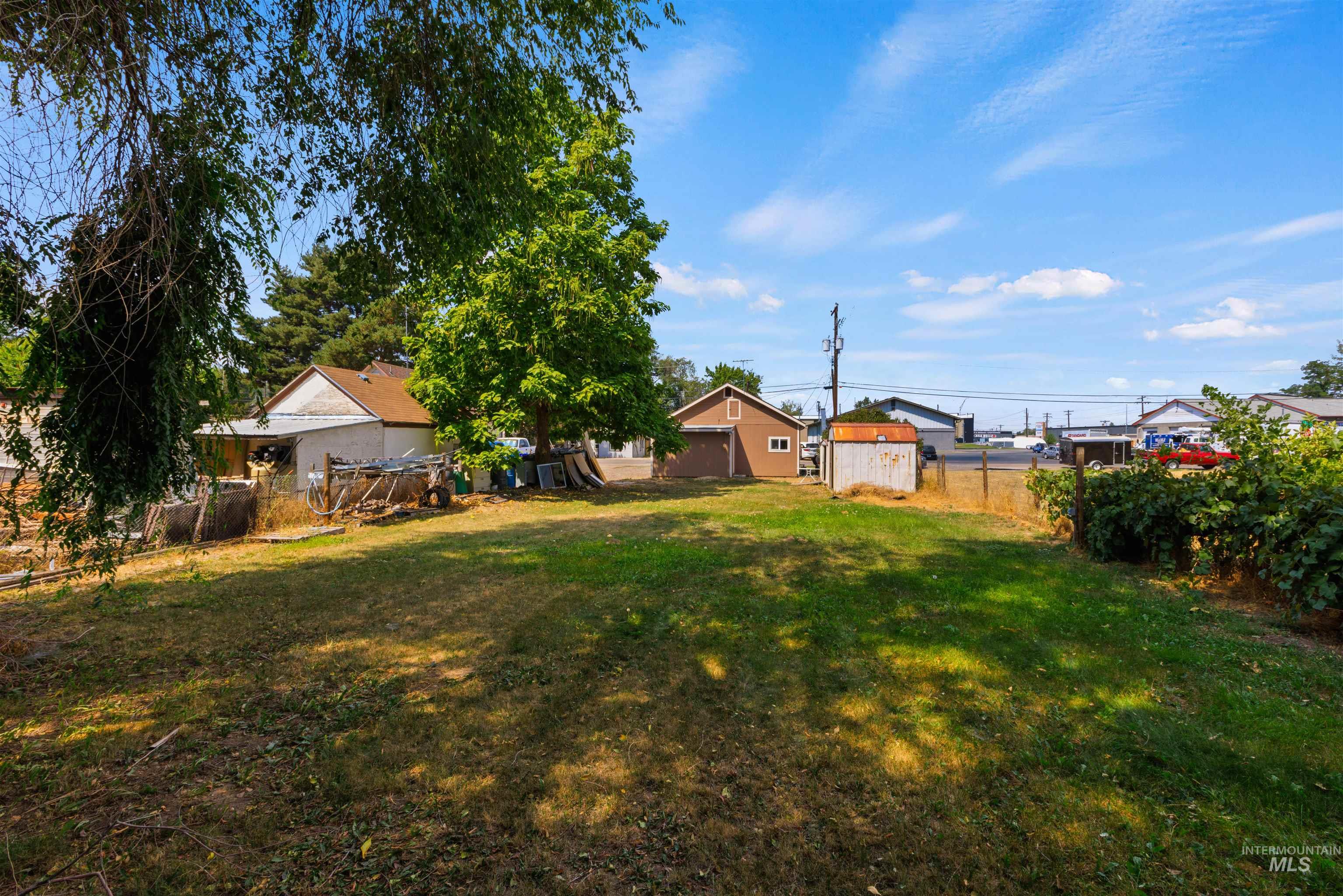 205 W 35Th St, Garden City, Idaho 83714, 2 Bedrooms, 1 Bathroom, Residential For Sale, Price $326,000,MLS 98998860