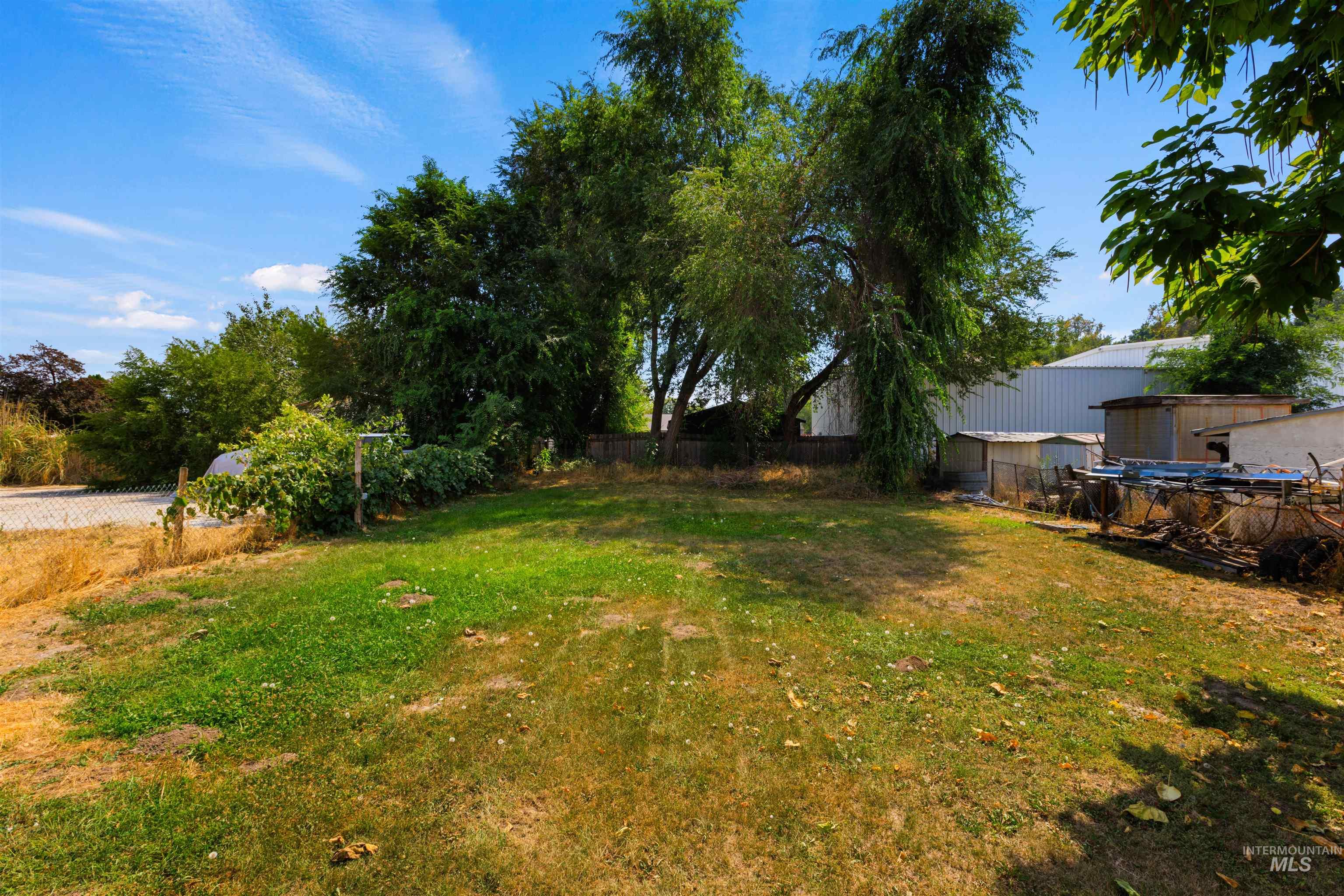 205 W 35Th St, Garden City, Idaho 83714, 2 Bedrooms, 1 Bathroom, Residential For Sale, Price $326,000,MLS 98998860