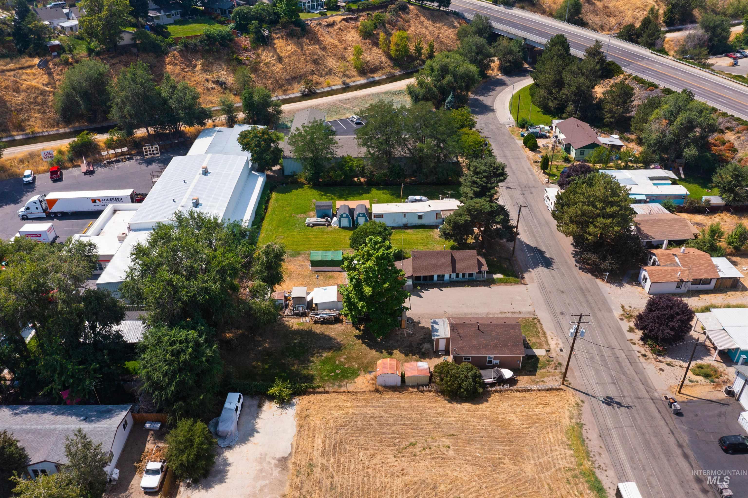 205 W 35Th St, Garden City, Idaho 83714, 2 Bedrooms, 1 Bathroom, Residential For Sale, Price $326,000,MLS 98998860