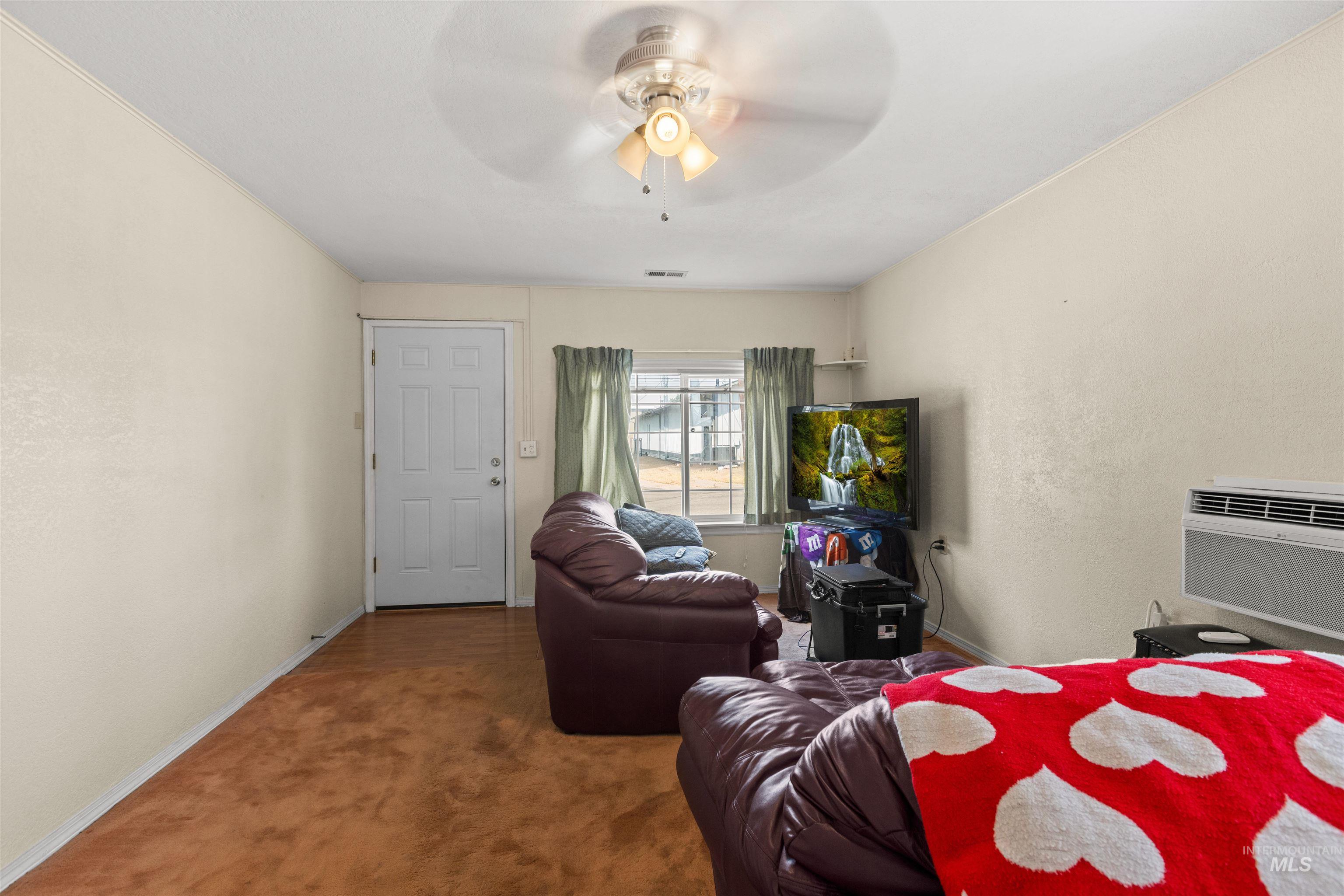 205 W 35Th St, Garden City, Idaho 83714, 2 Bedrooms, 1 Bathroom, Residential For Sale, Price $326,000,MLS 98998860