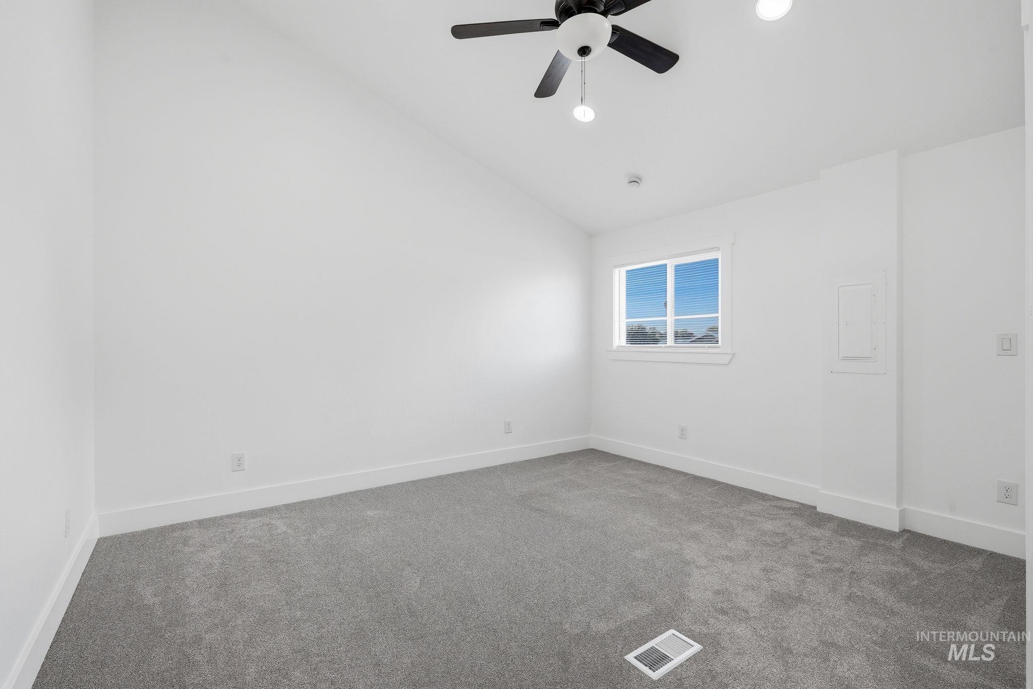 8255 Blue Ridge, Boise, Idaho 83716, 3 Bedrooms, 2 Bathrooms, Residential For Sale, Price $160,000,MLS 98998861