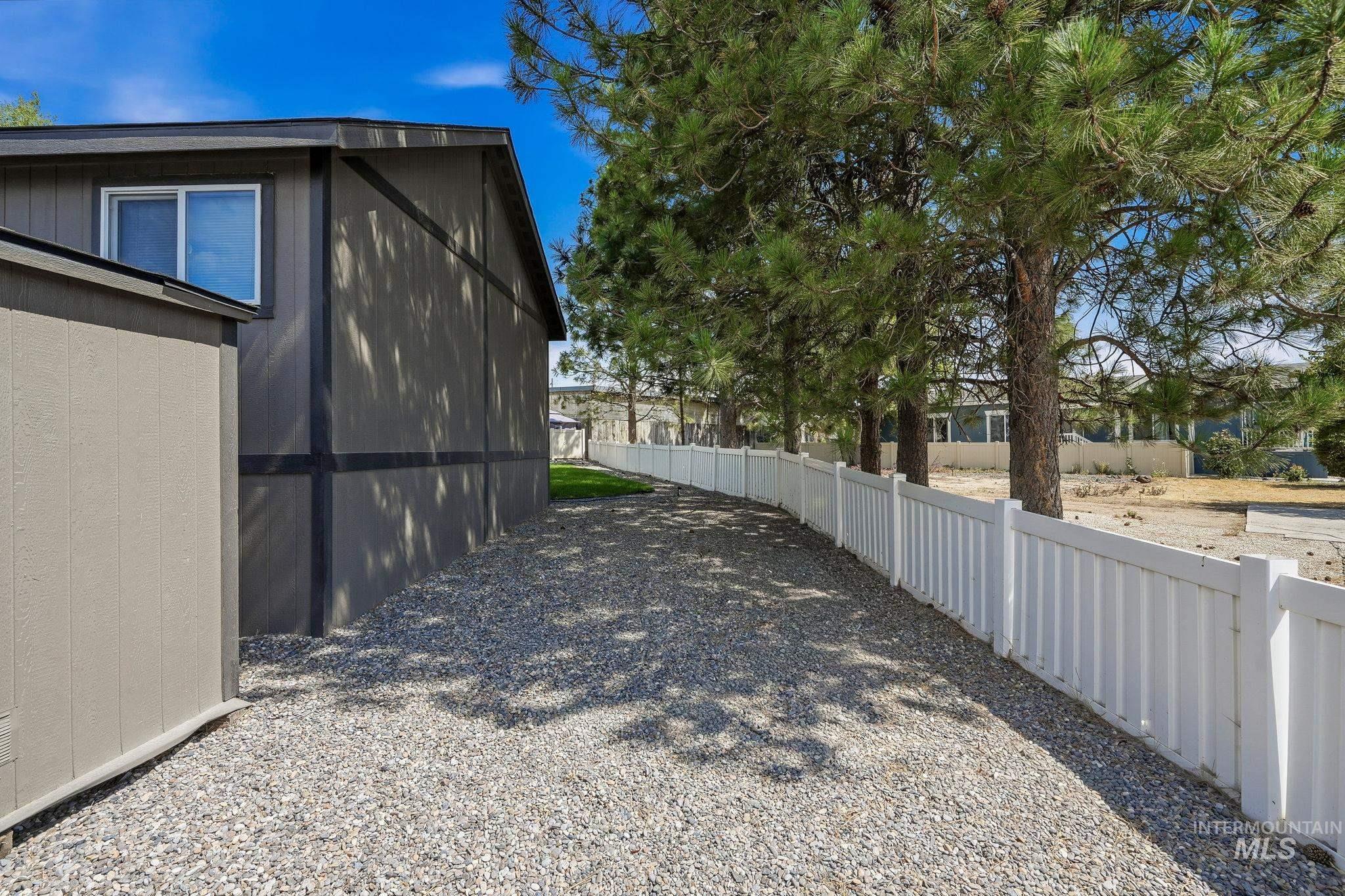 8255 Blue Ridge, Boise, Idaho 83716, 3 Bedrooms, 2 Bathrooms, Residential For Sale, Price $160,000,MLS 98998861