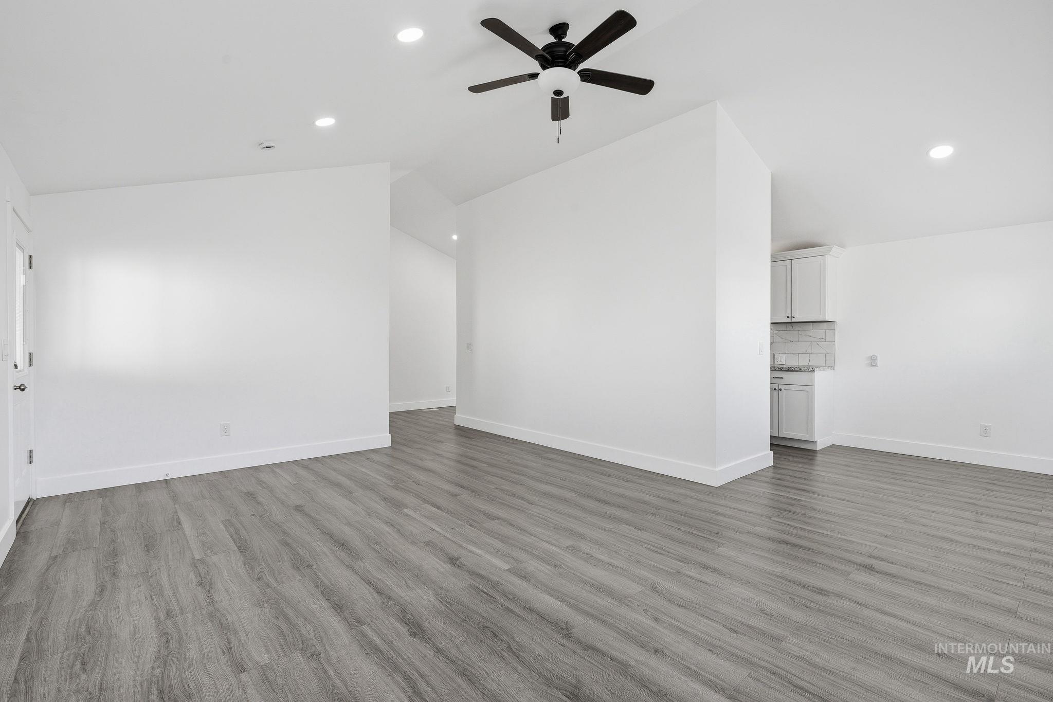 8255 Blue Ridge, Boise, Idaho 83716, 3 Bedrooms, 2 Bathrooms, Residential For Sale, Price $160,000,MLS 98998861