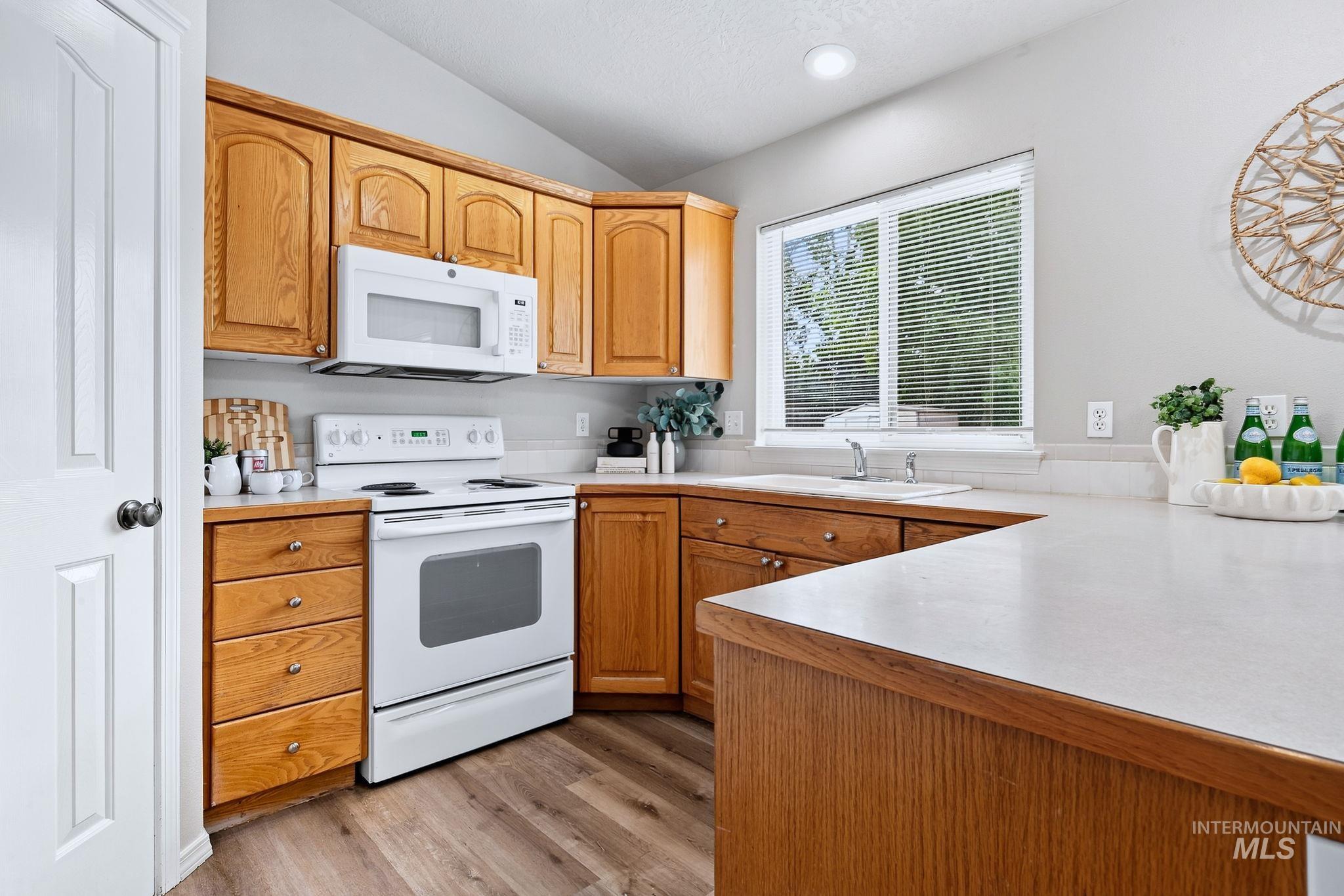6375 E Shellbrook, Nampa, Idaho 83687, 3 Bedrooms, 2 Bathrooms, Residential For Sale, Price $379,900,MLS 98998865