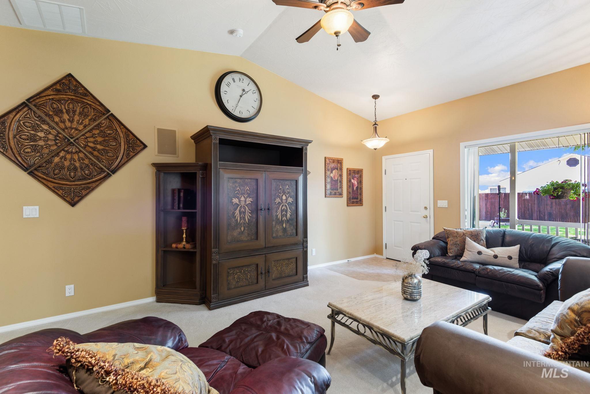 9985 W Mesquite Ct, Boise, Idaho 83704, 2 Bedrooms, 2 Bathrooms, Residential For Sale, Price $399,900,MLS 98998867