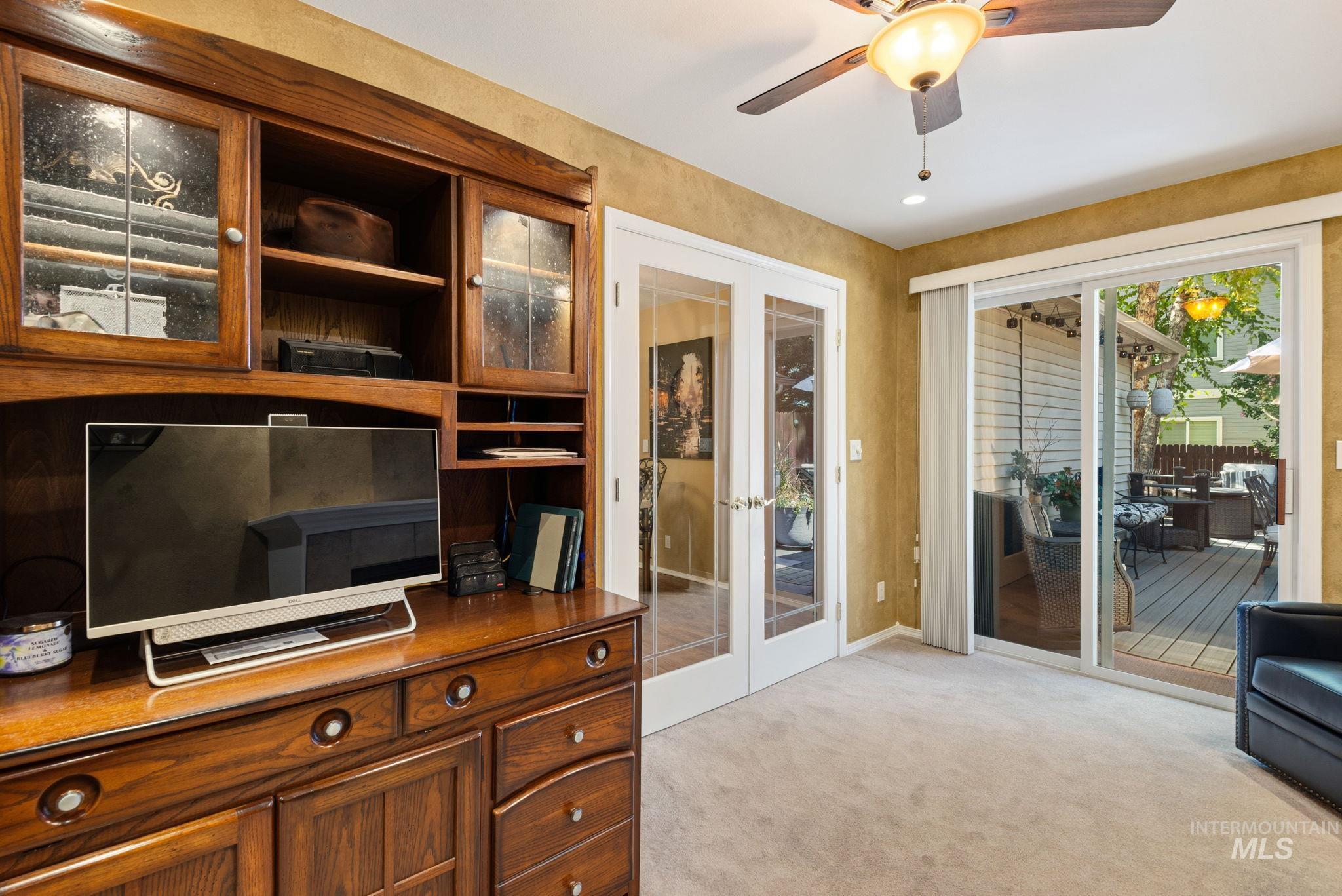 9985 W Mesquite Ct, Boise, Idaho 83704, 2 Bedrooms, 2 Bathrooms, Residential For Sale, Price $399,900,MLS 98998867