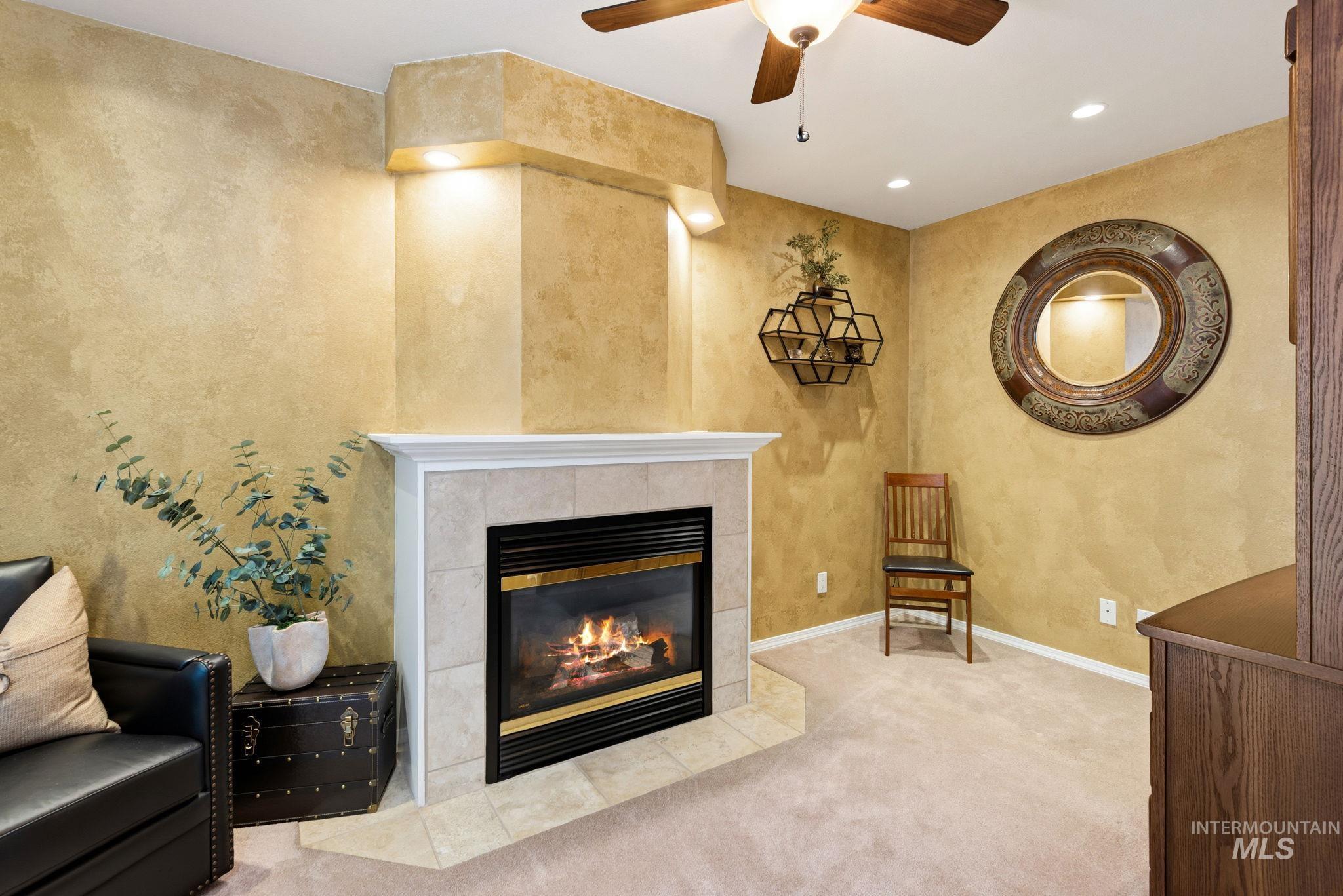 9985 W Mesquite Ct, Boise, Idaho 83704, 2 Bedrooms, 2 Bathrooms, Residential For Sale, Price $399,900,MLS 98998867