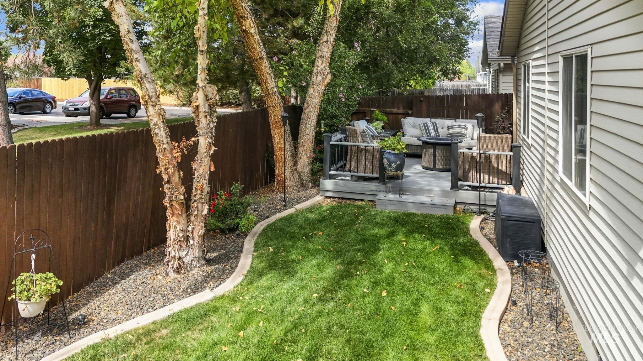 9985 W Mesquite Ct, Boise, Idaho 83704, 2 Bedrooms, 2 Bathrooms, Residential For Sale, Price $399,900,MLS 98998867