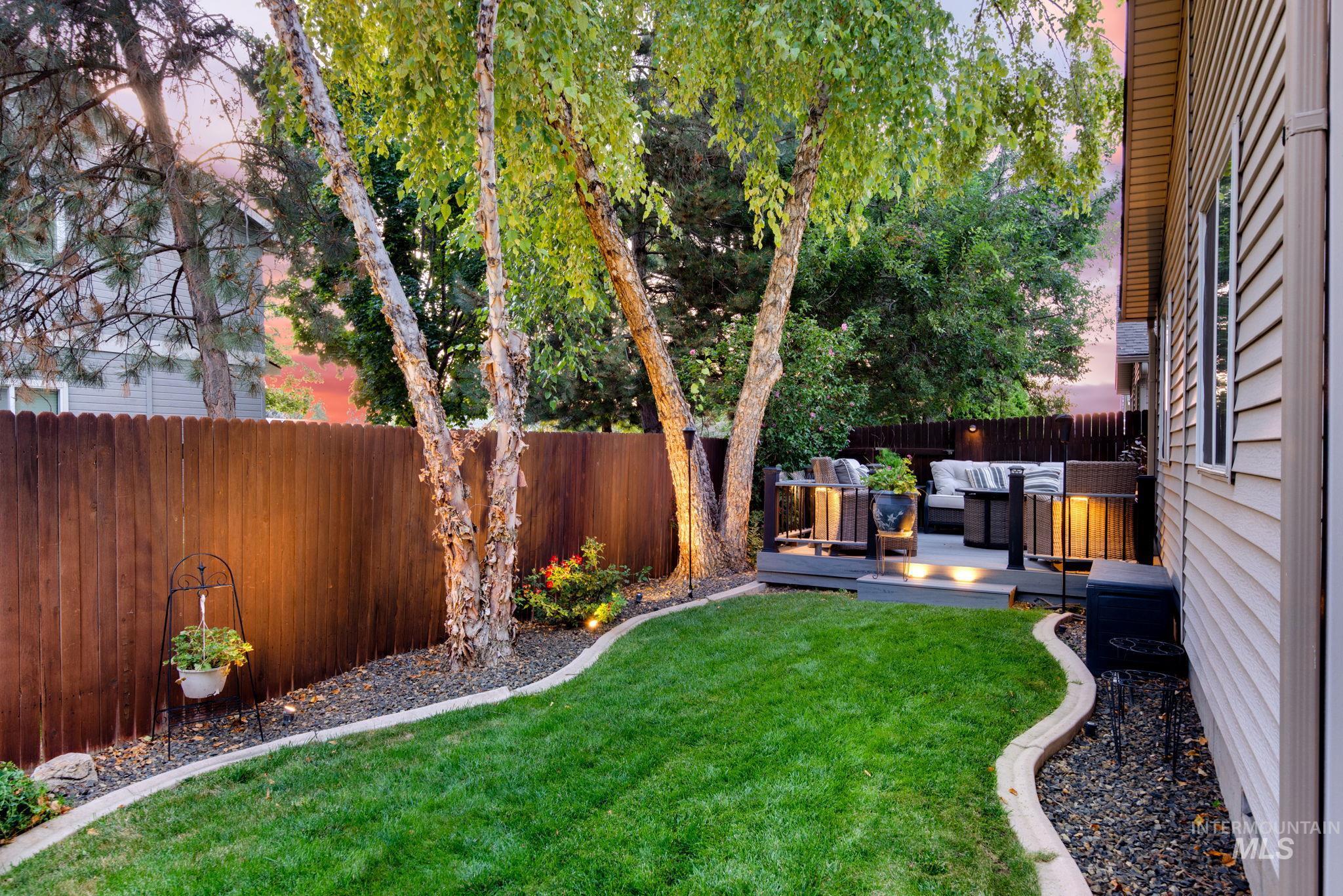 9985 W Mesquite Ct, Boise, Idaho 83704, 2 Bedrooms, 2 Bathrooms, Residential For Sale, Price $399,900,MLS 98998867