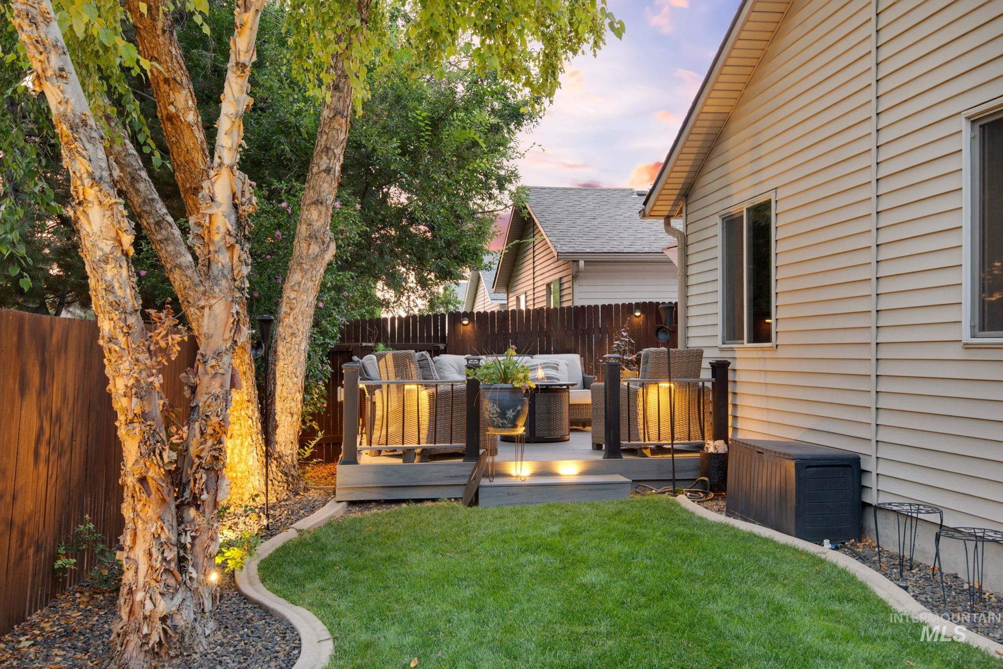 9985 W Mesquite Ct, Boise, Idaho 83704, 2 Bedrooms, 2 Bathrooms, Residential For Sale, Price $399,900,MLS 98998867