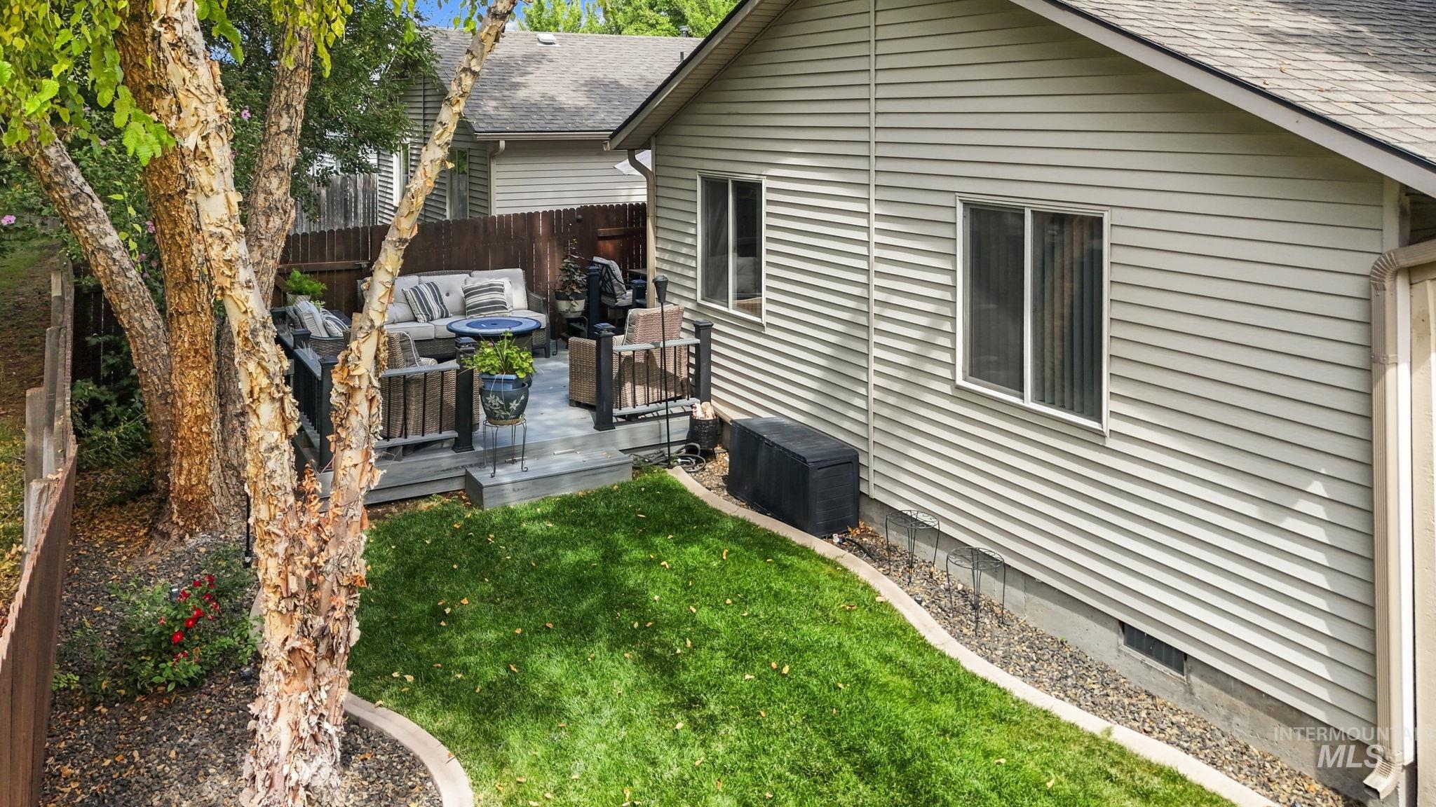 9985 W Mesquite Ct, Boise, Idaho 83704, 2 Bedrooms, 2 Bathrooms, Residential For Sale, Price $399,900,MLS 98998867